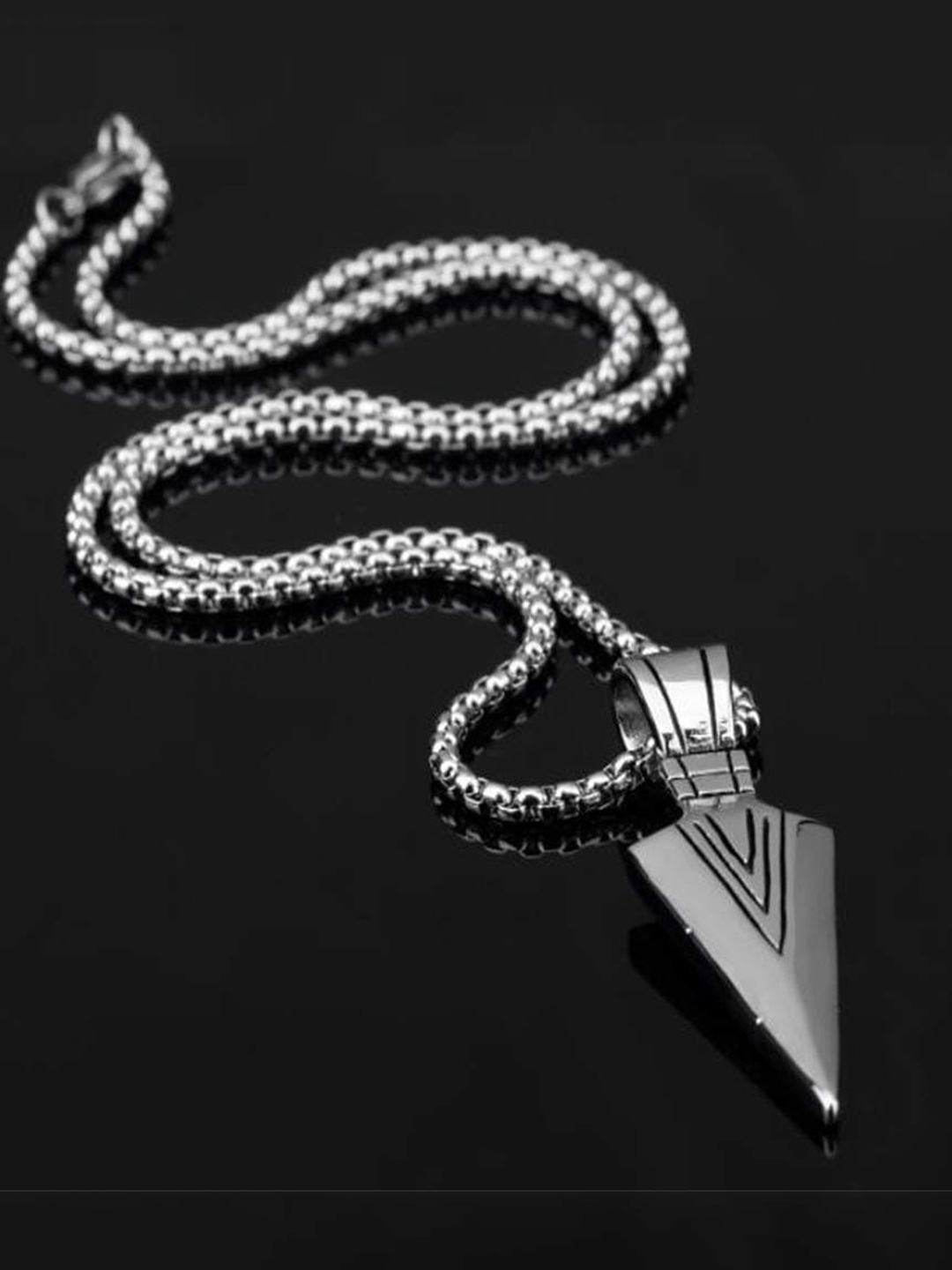 

AkashKrishna Men Silver Plated Stainless Steel Arrow Rocking Pendant With Chain