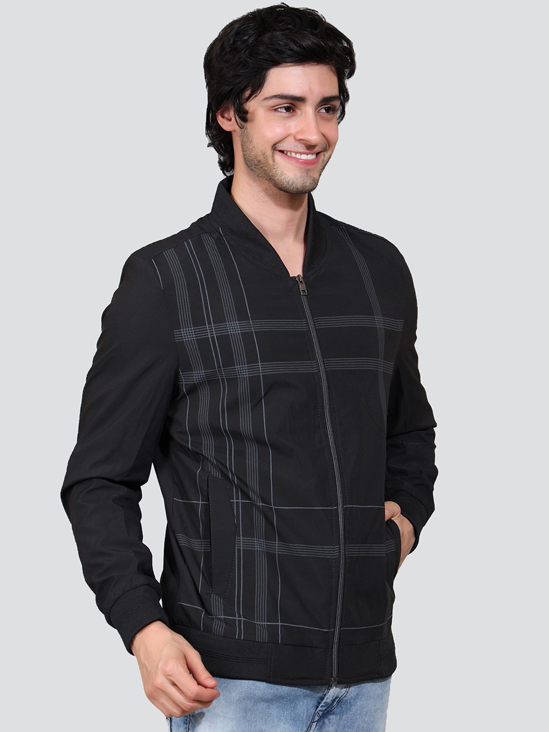 

YOUNG CLUB CLASSIC Men Black Checked Lightweight Crop Puffer Jacket