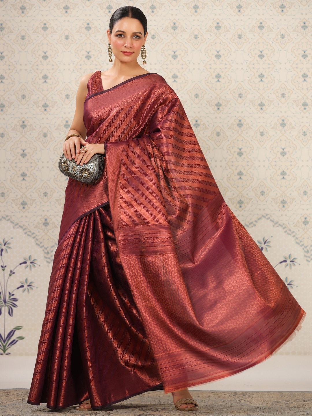 

Ode by House of Pataudi Geometric Woven Design Zari Silk Cotton Saree, Copper