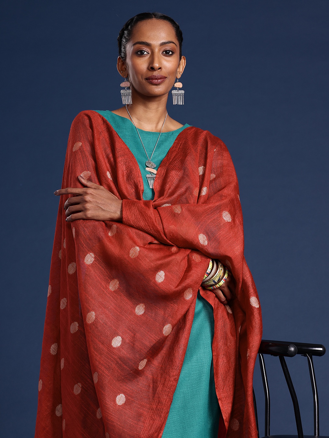 

Taavi Abstract Woven Design Dupatta, Maroon