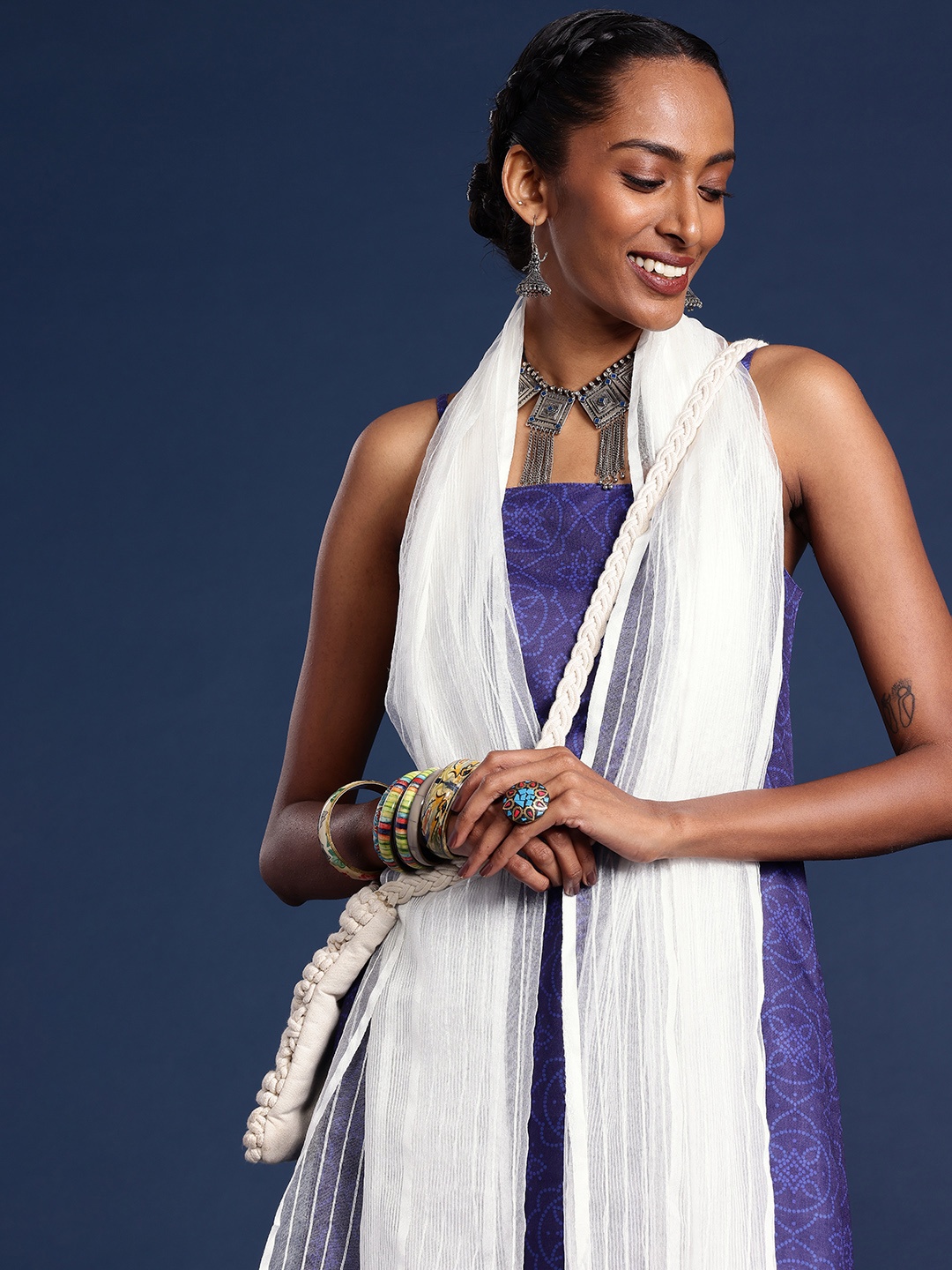 

Taavi Woven Design Striped Dupatta, White