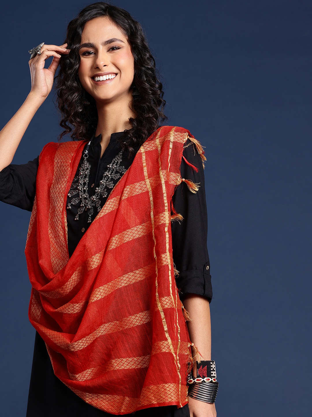 

Taavi Striped Woven Design Tasselled Dupatta, Red