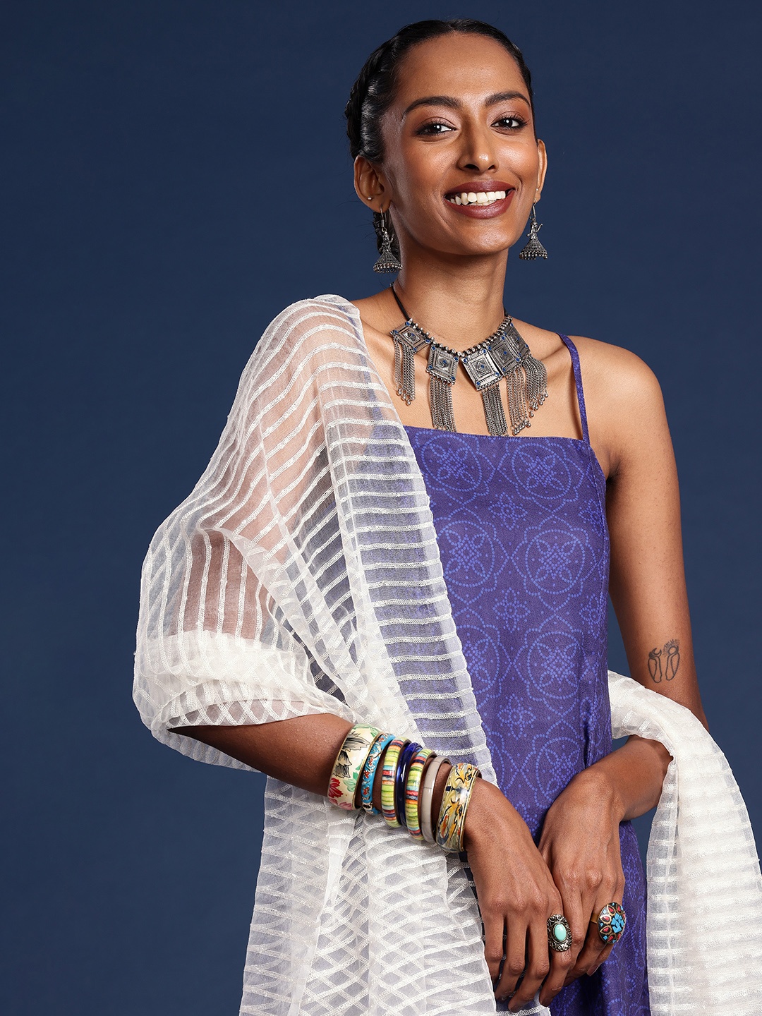 

Taavi Striped Dupatta, White