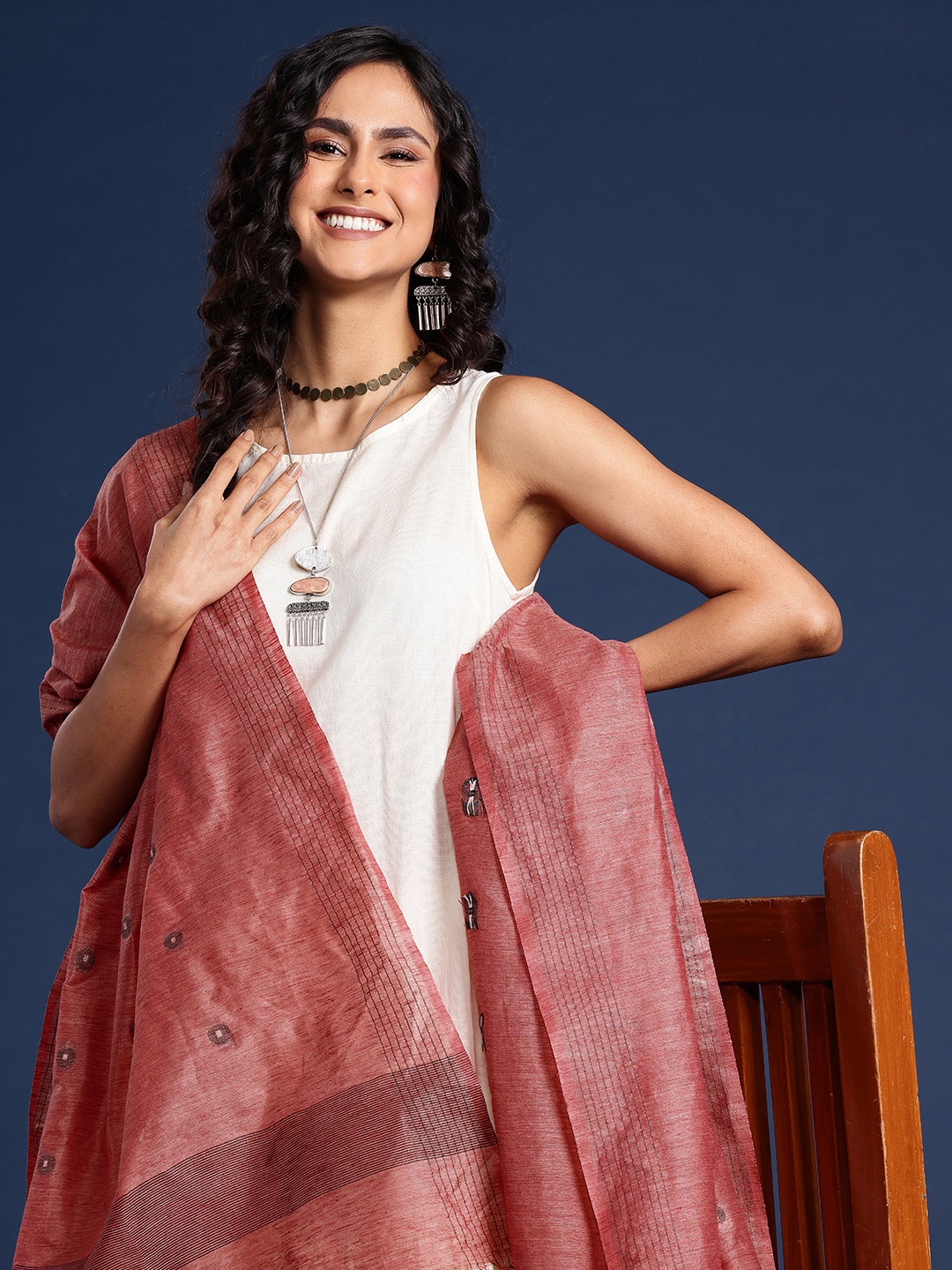 

Taavi Geometric Woven Design Tasselled Dupatta, Pink