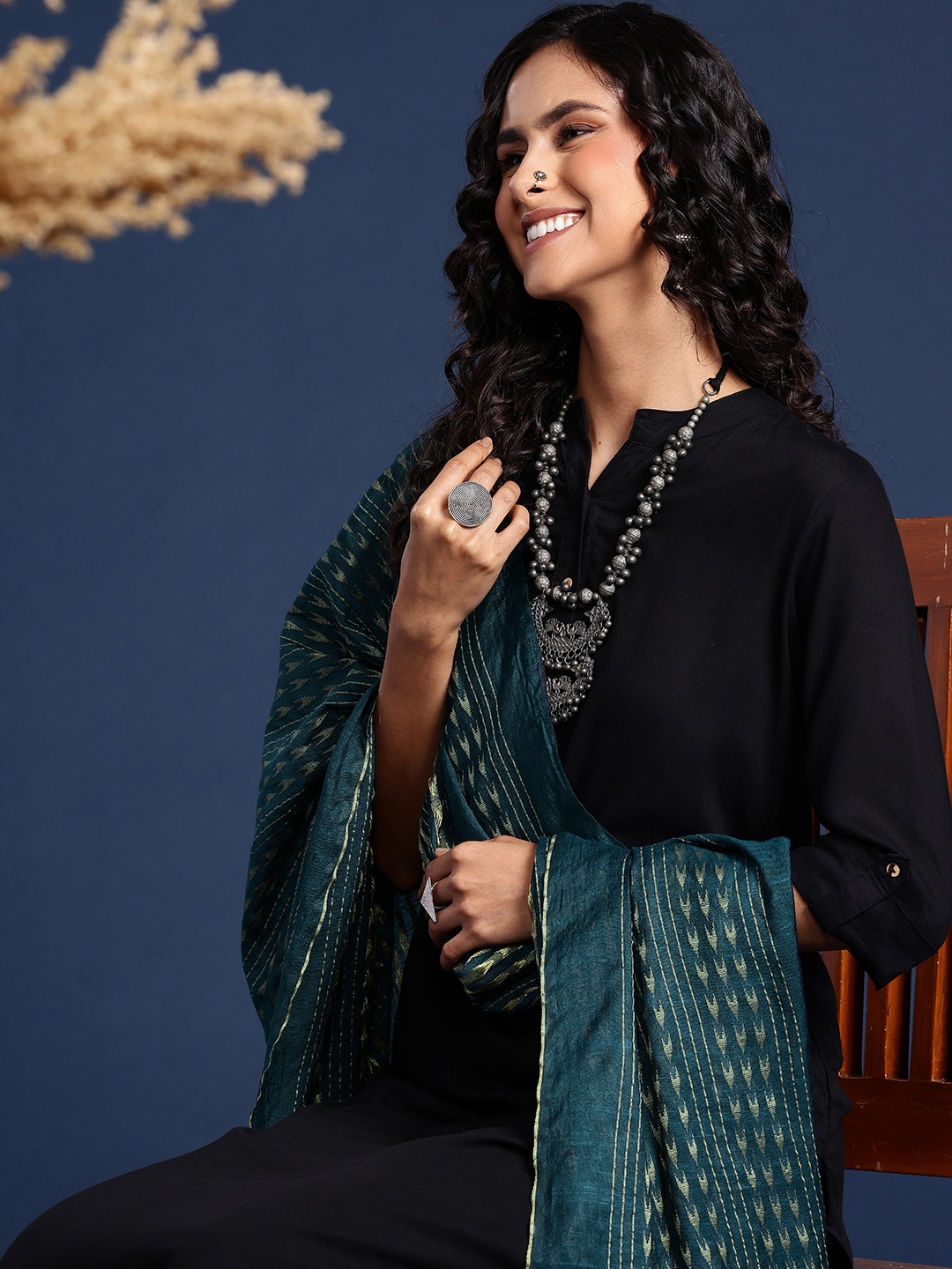 

Taavi Woven Design Handloom Dupatta, Teal