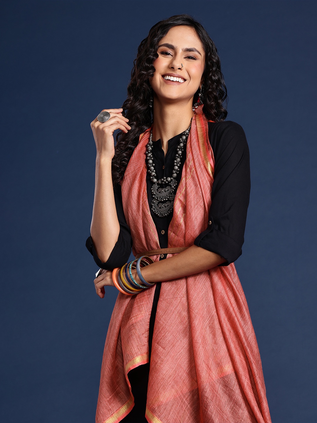 

Taavi Woven Design Dupatta, Red