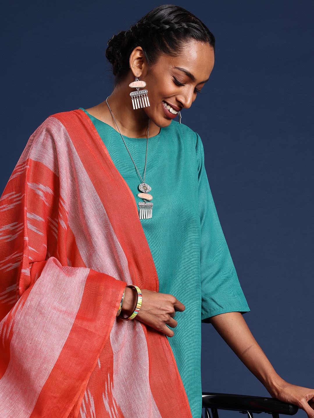 

Taavi Woven Design Pure Cotton Ikat Dupatta, Red