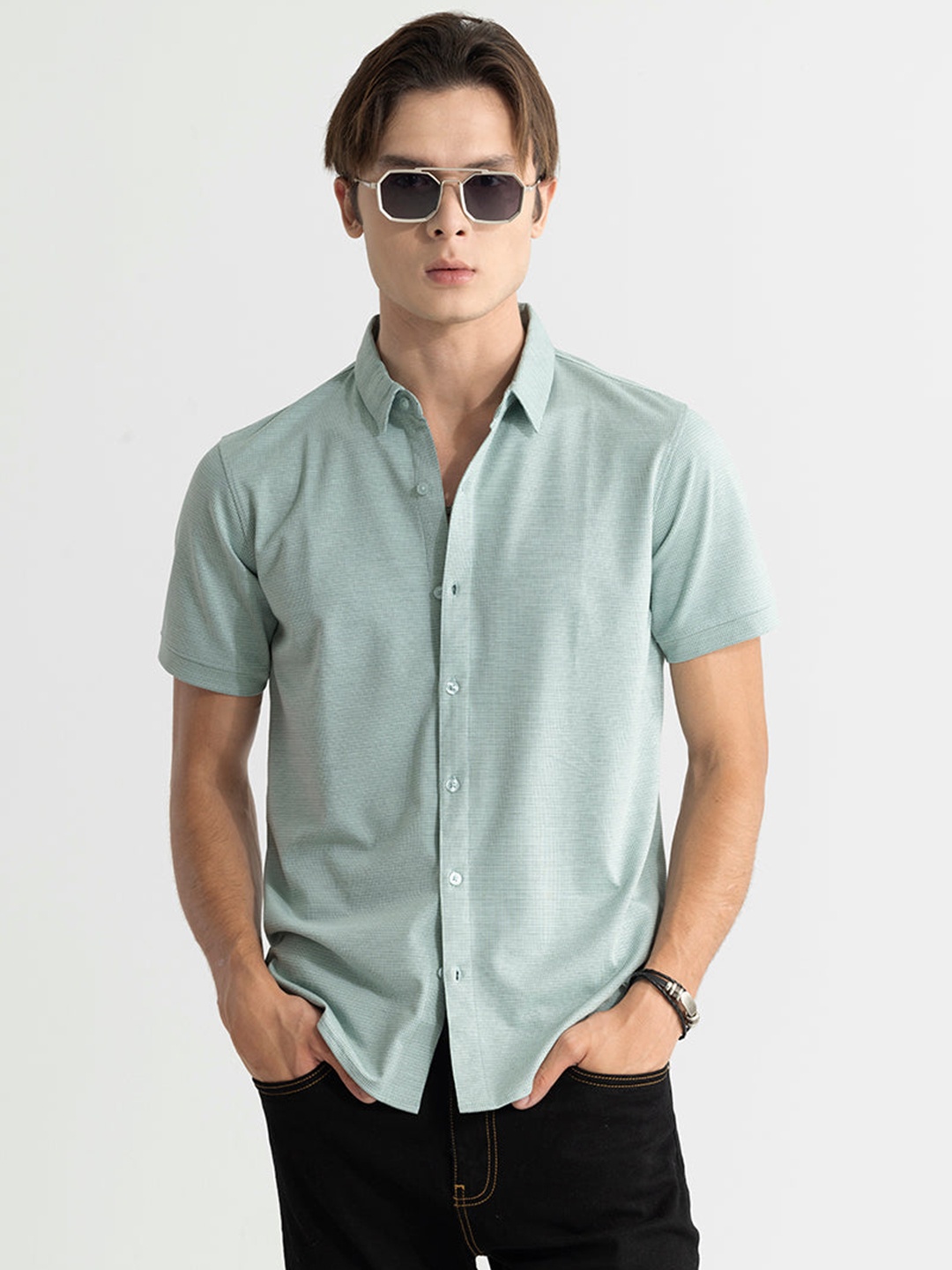 

Snitch Green Classic Slim Fit Short Sleeves Casual Shirt