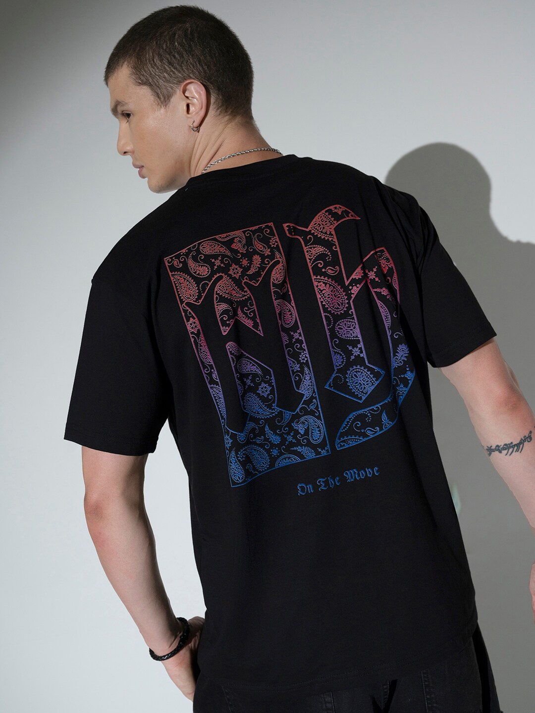 

Hubberholme Typography Printed Drop-Shoulder Sleeves Cotton Regular T-shirt, Black