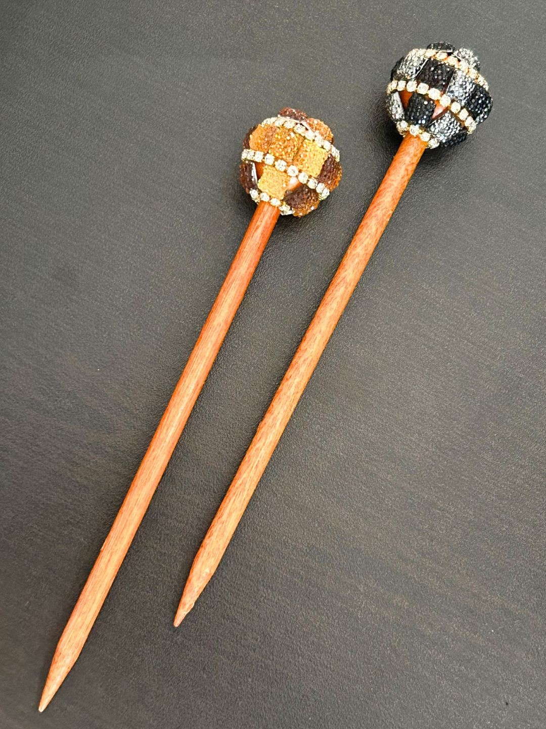 

LAIDA Women Set of 2 Embellished Hairstick, Brown