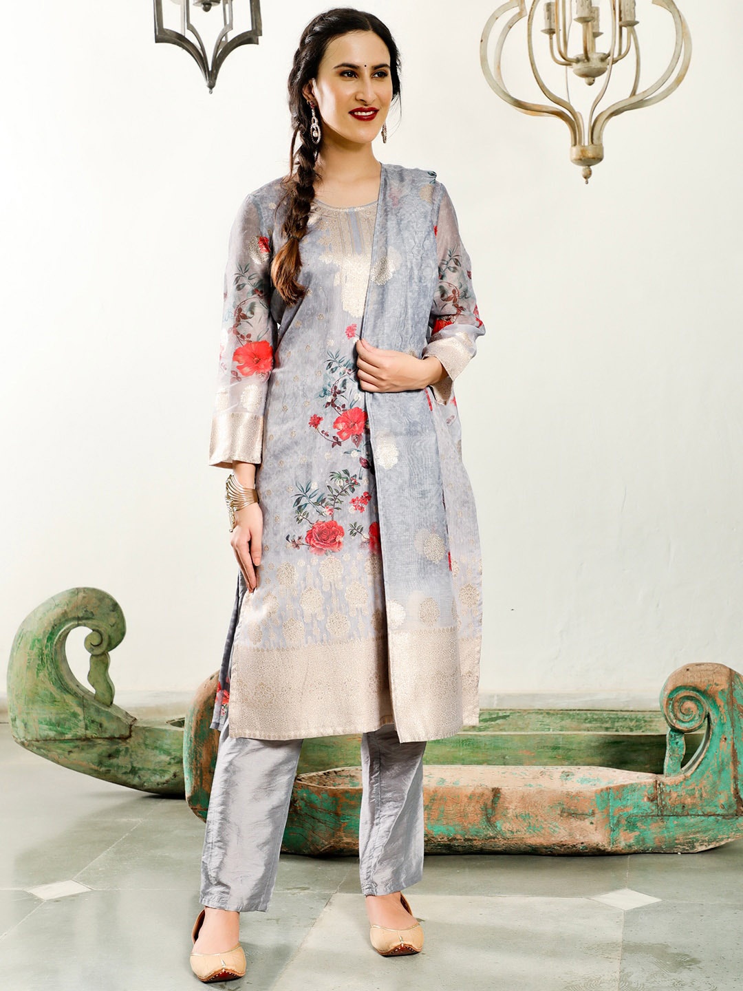 

AKS Couture Floral Printed Straight Kurta & Trousers With Dupatta, Grey