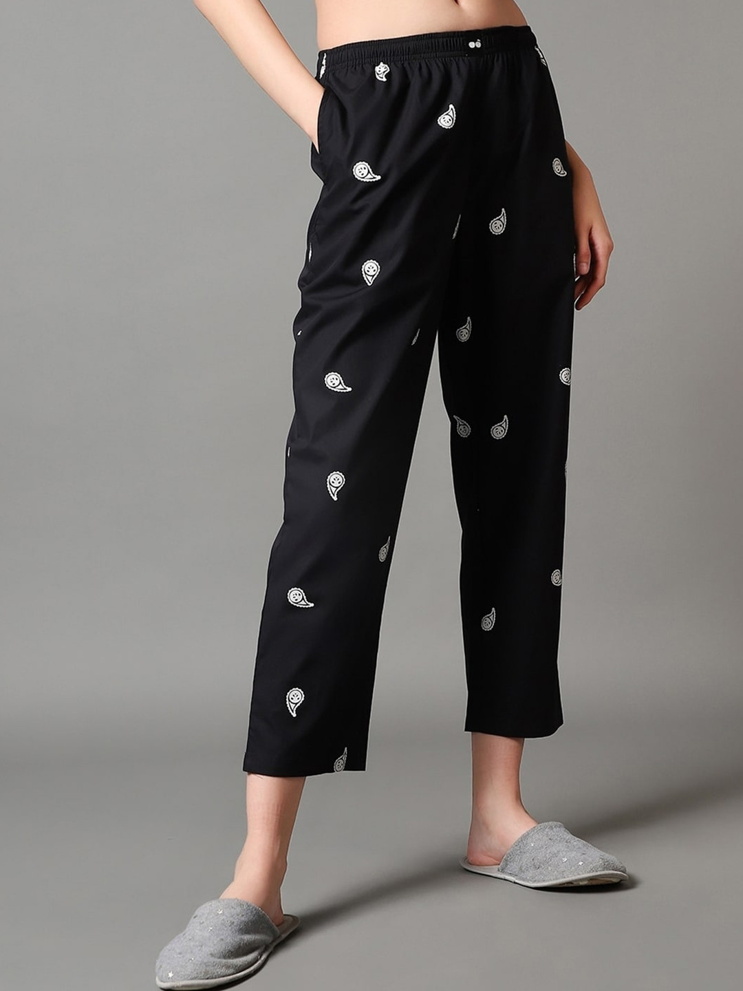 

Bewakoof Women Printed Cotton Lounge Pants, Black