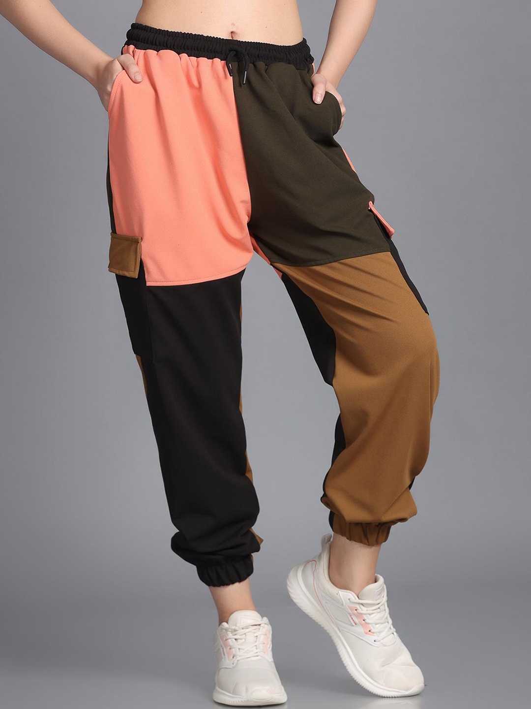 

The Dance Bible Women Colourblocked Pure Cotton Relaxed Fit Joggers, Peach