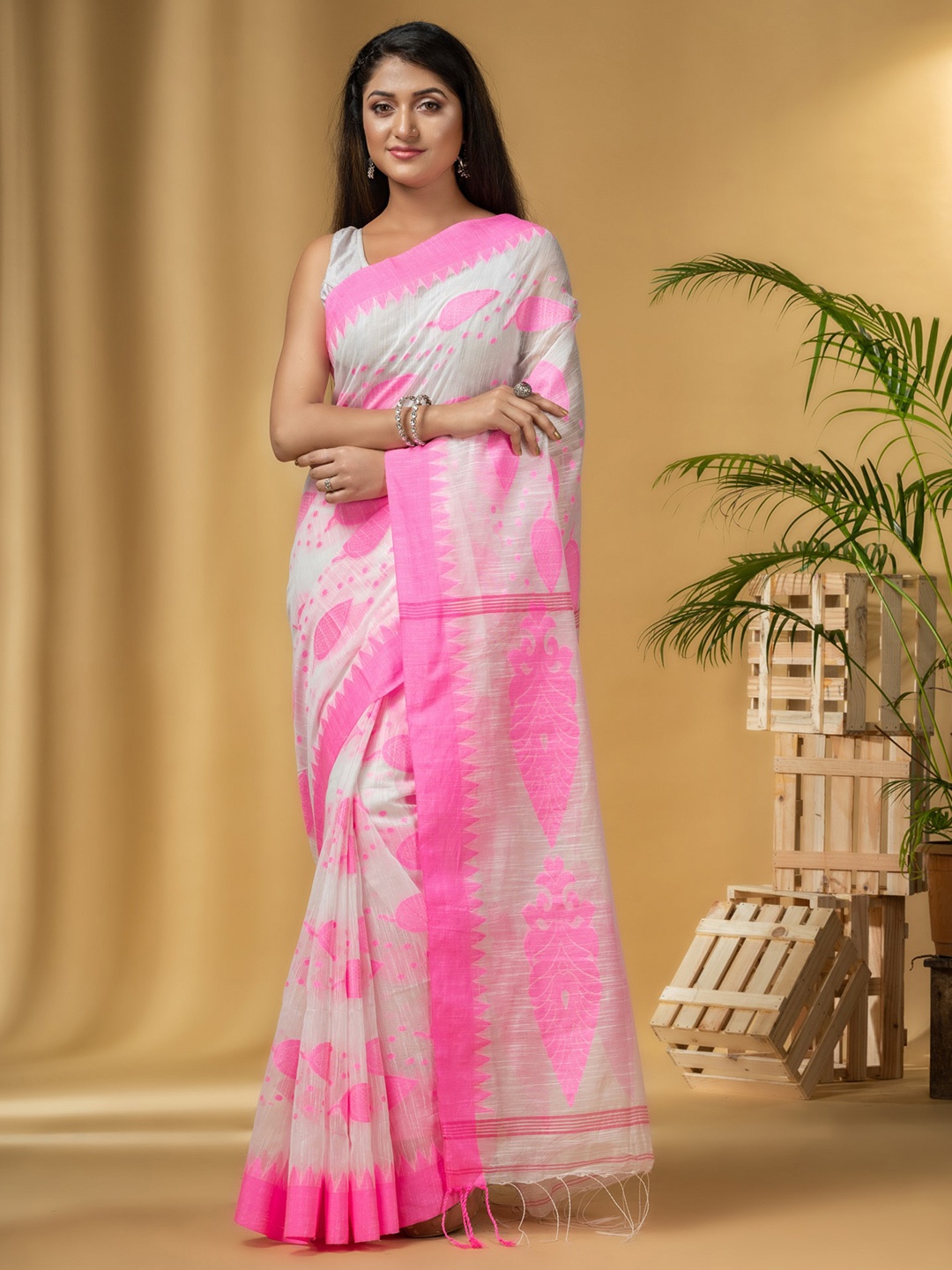 

DESH BIDESH Floral Woven Design Pure Cotton Saree, Pink