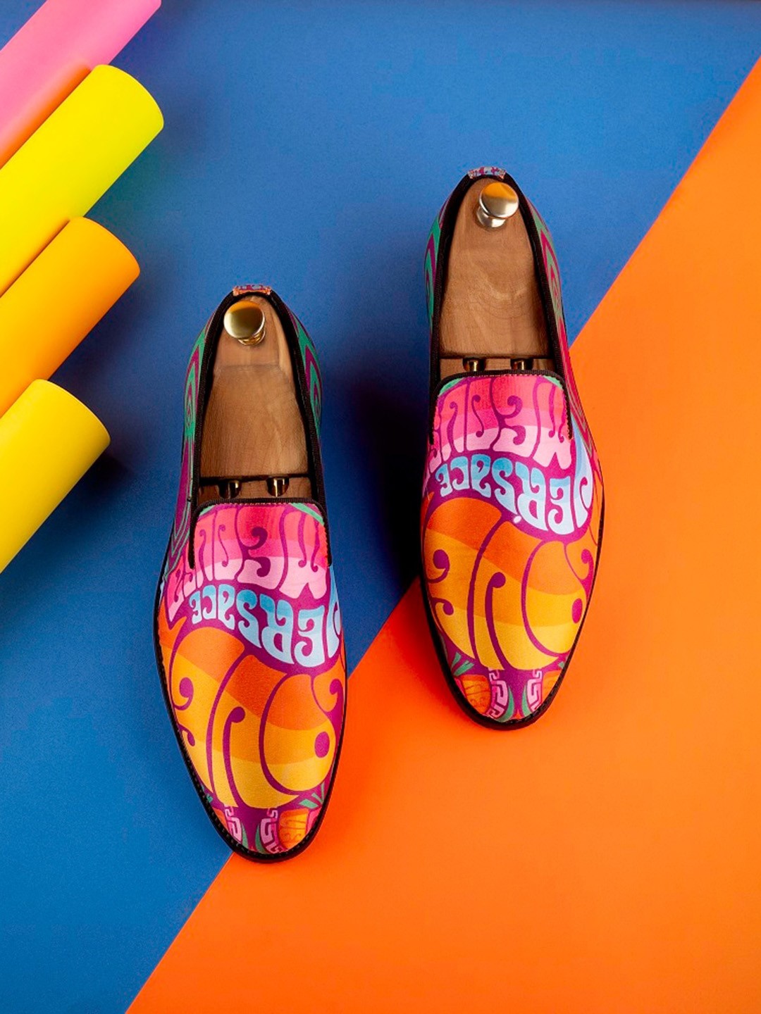 

GRIFFIN Men Printed Latex Lined Comfort Insole Basics Loafers, Orange