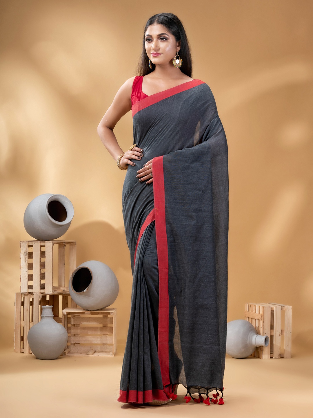 

DESH BIDESH Solid Pure Cotton Saree, Grey