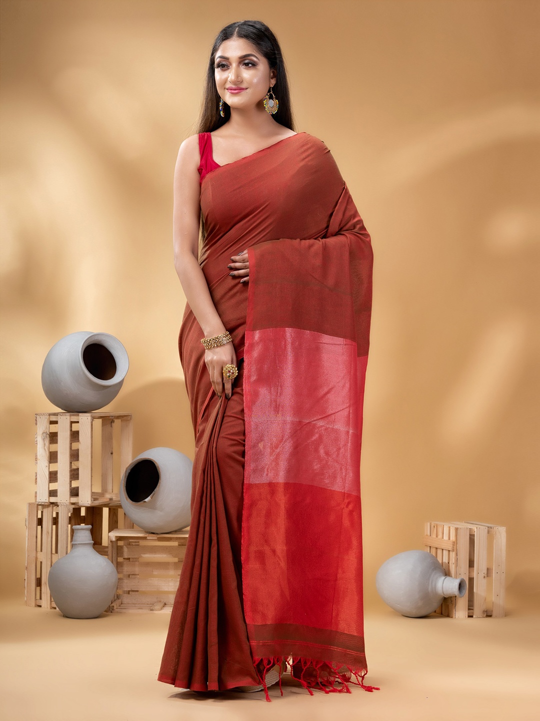

DESH BIDESH Gold-Toned Woven Design Zari Organza Saree, Maroon