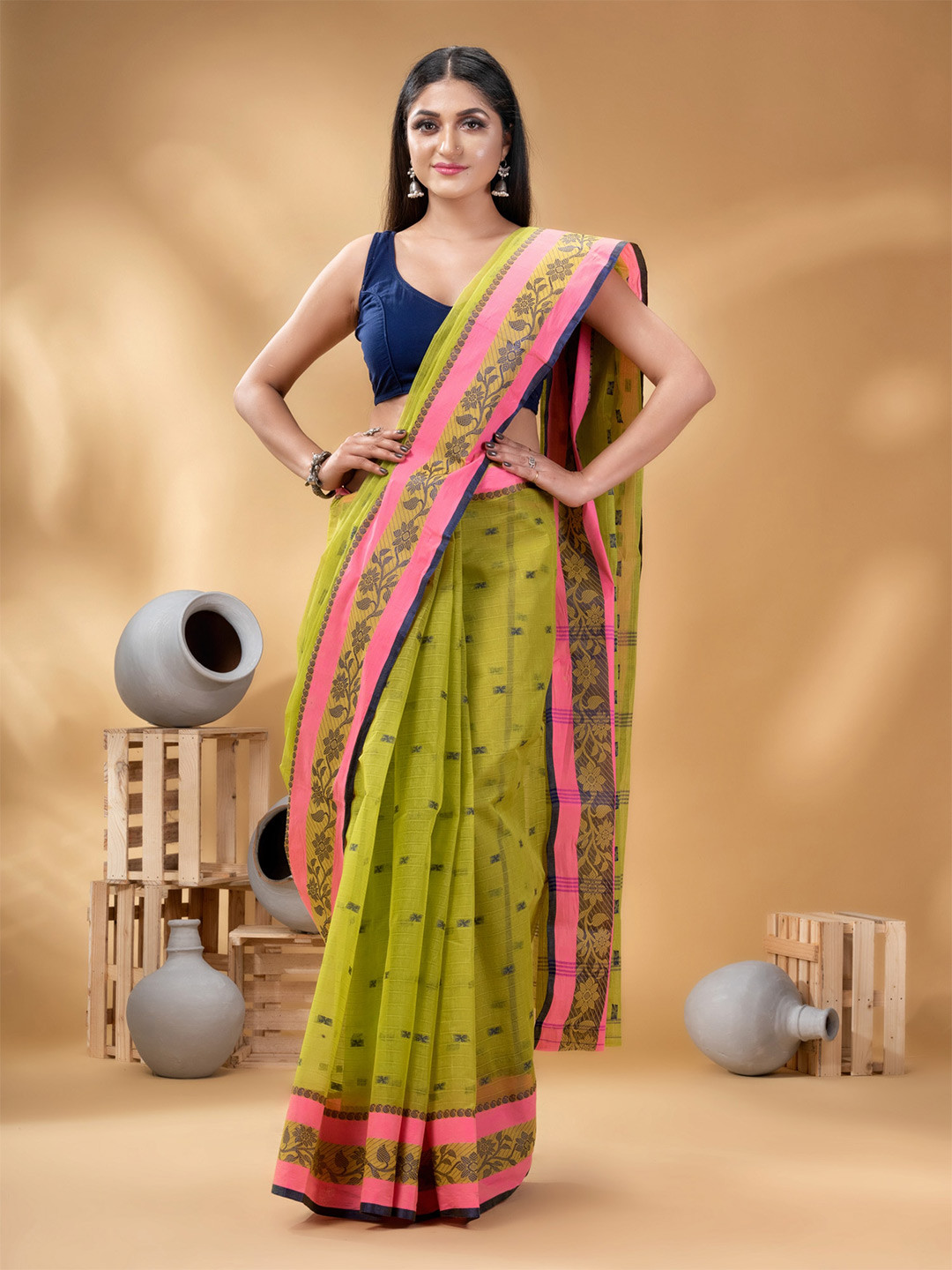 

DESH BIDESH Woven Design Pure Cotton Taant Saree, Green