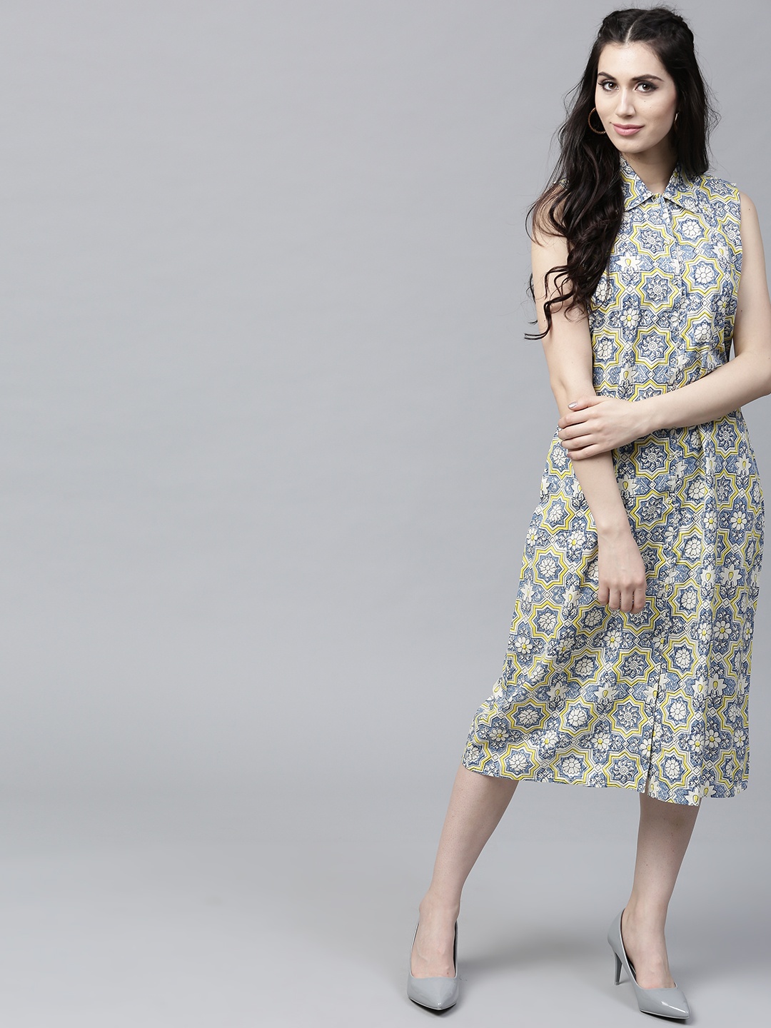 

AKS Women Off-White & Blue Printed Midi Shirt Dress