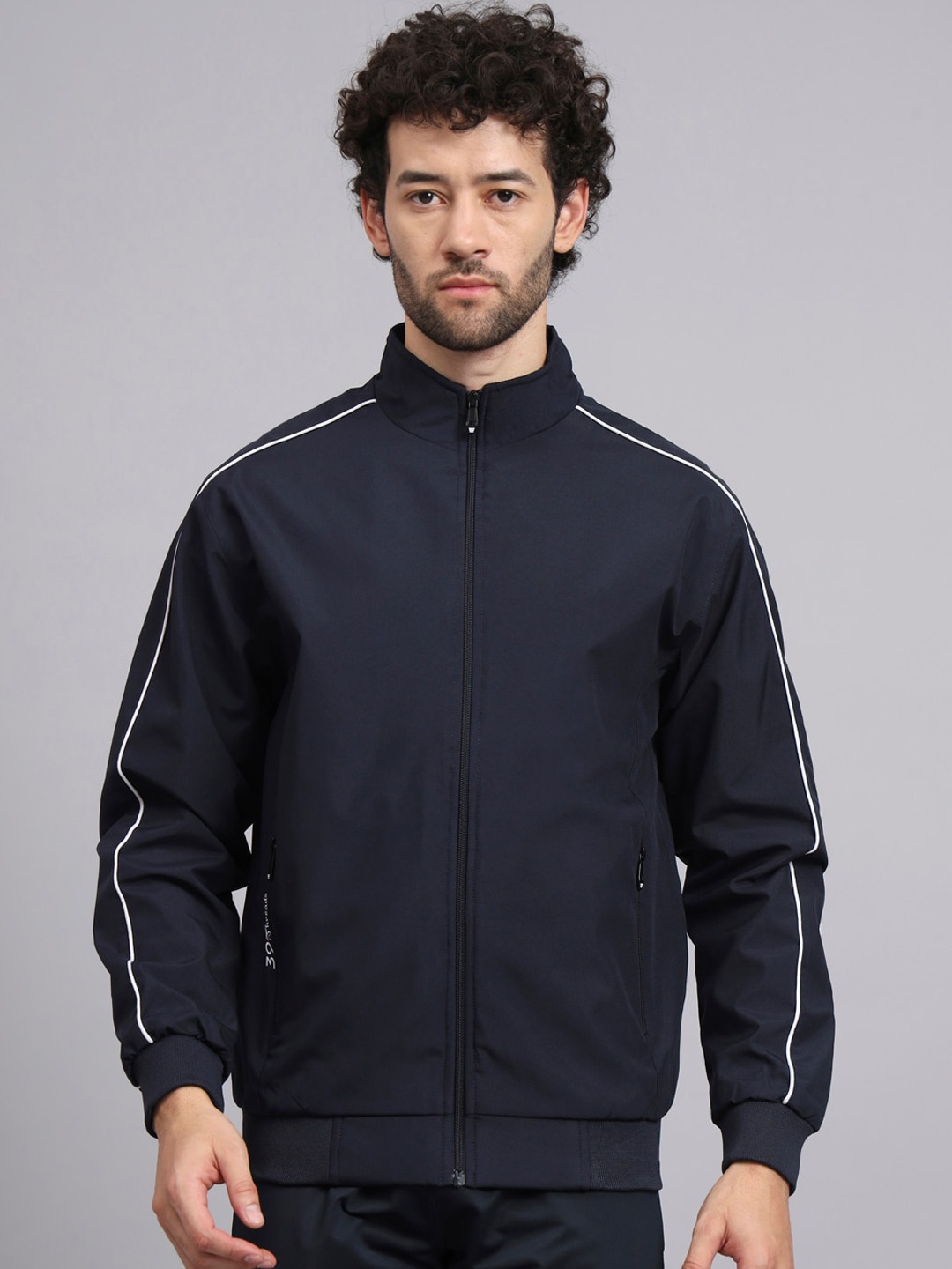 

39 THREADS Water Resistant Rapid-Dry Bomber Jacket, Navy blue