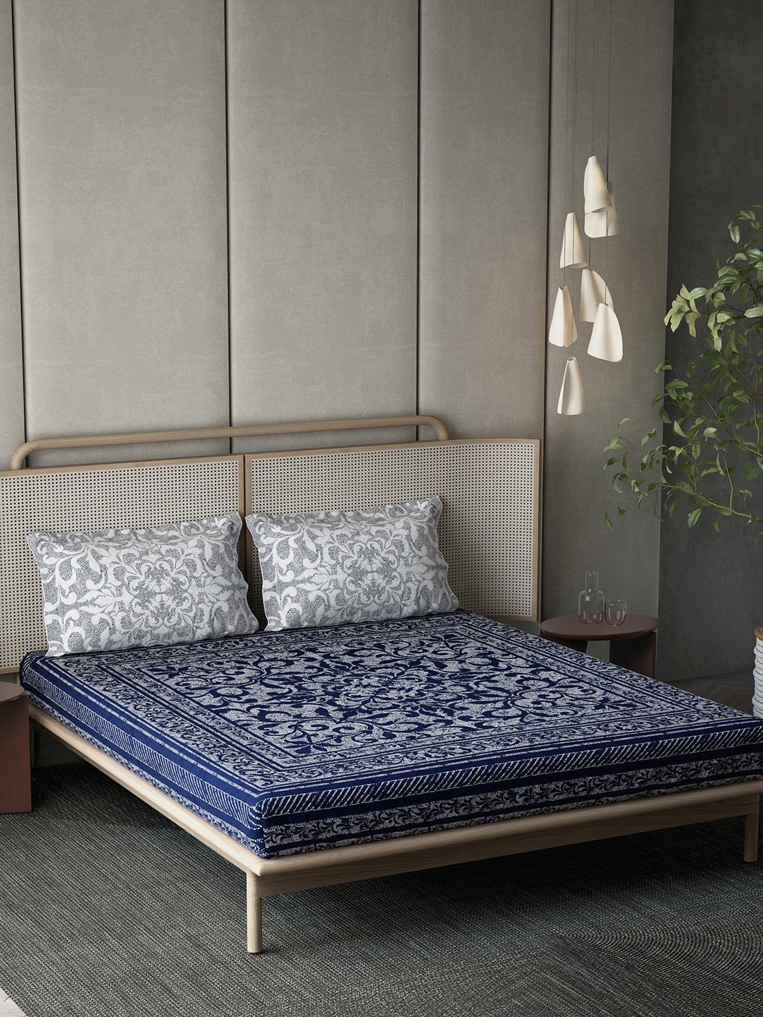 

DDecor Blue & White Ethnic Motifs Cotton 140 TC King Bedsheet With 2 Pillow Covers