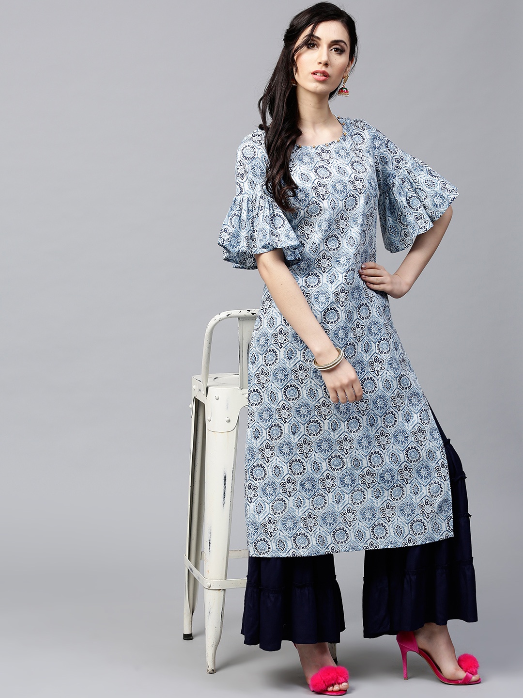 

AKS Women Blue & White Printed Straight Kurta