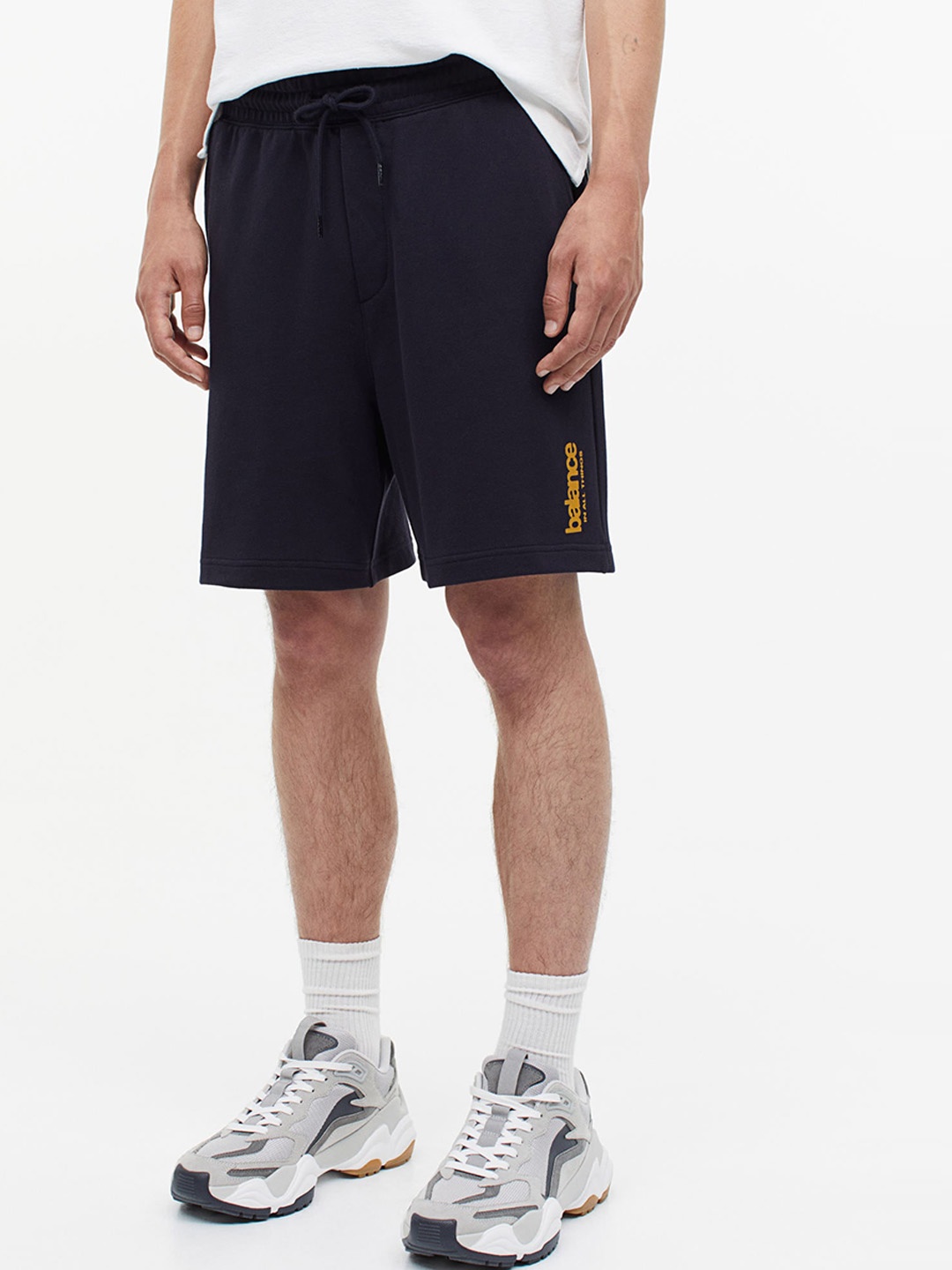 

H&M Men Pure Cotton Relaxed Fit Sweatshorts, Navy blue