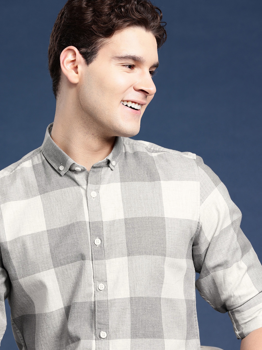 

Mast & Harbour Men Standard Opaque Checked Casual Shirt, Grey