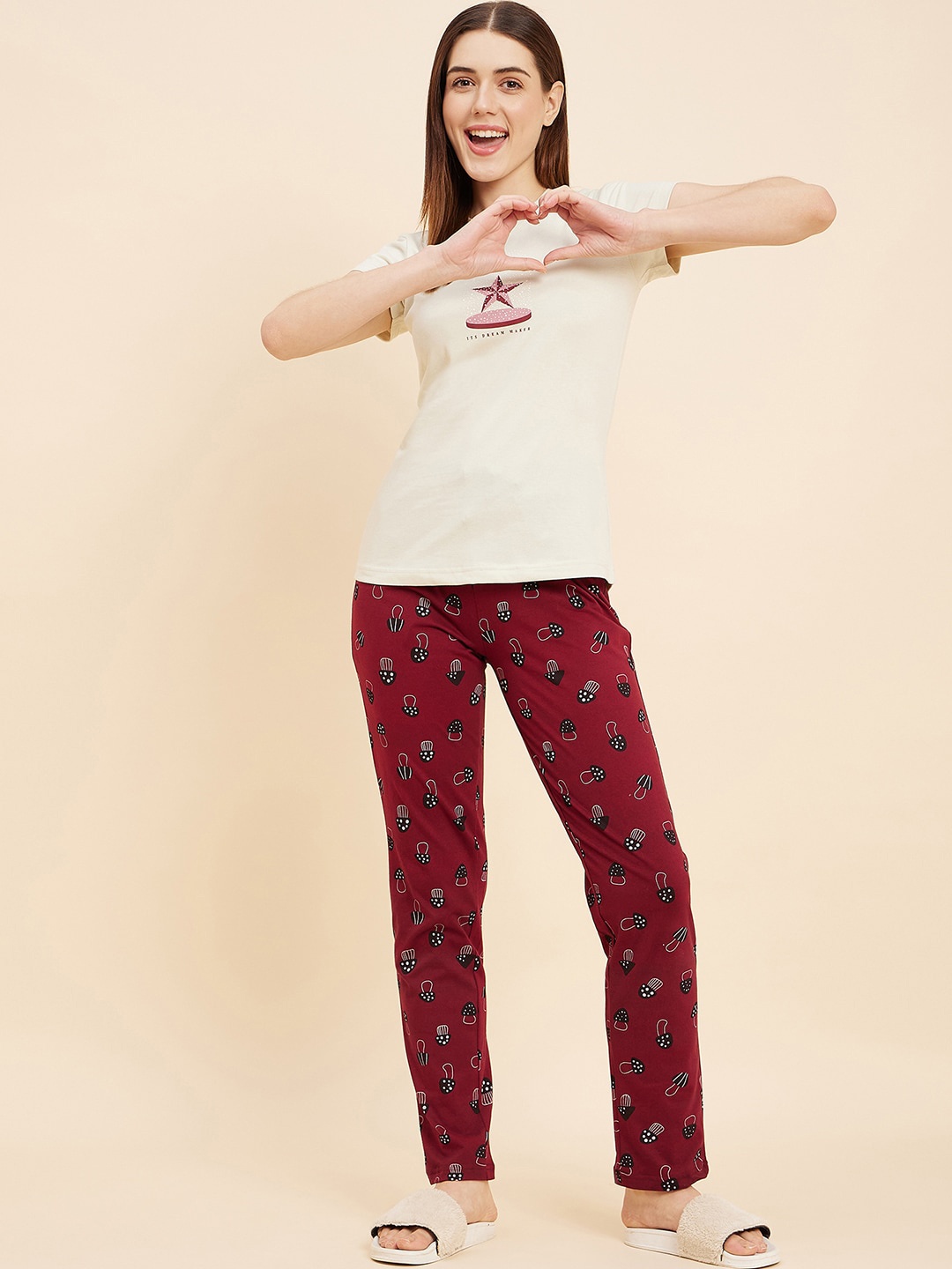 

Sweet Dreams Printed T-shirt & Pyjamas, Off white