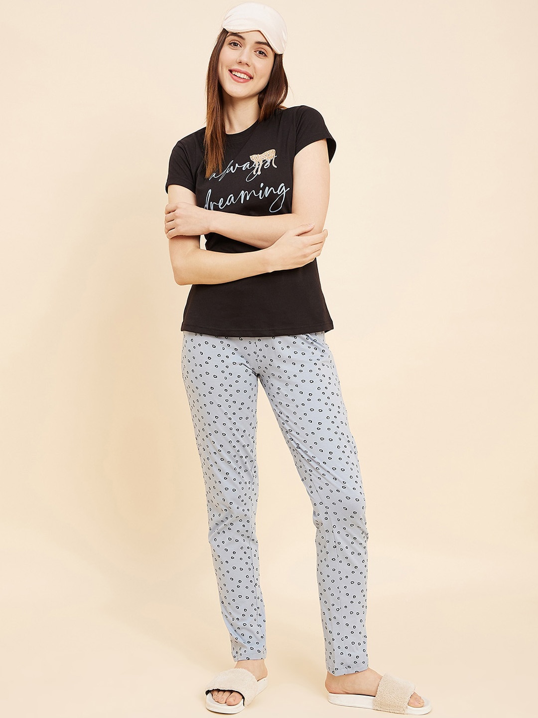 

Sweet Dreams Typography Printed Night suit, Black