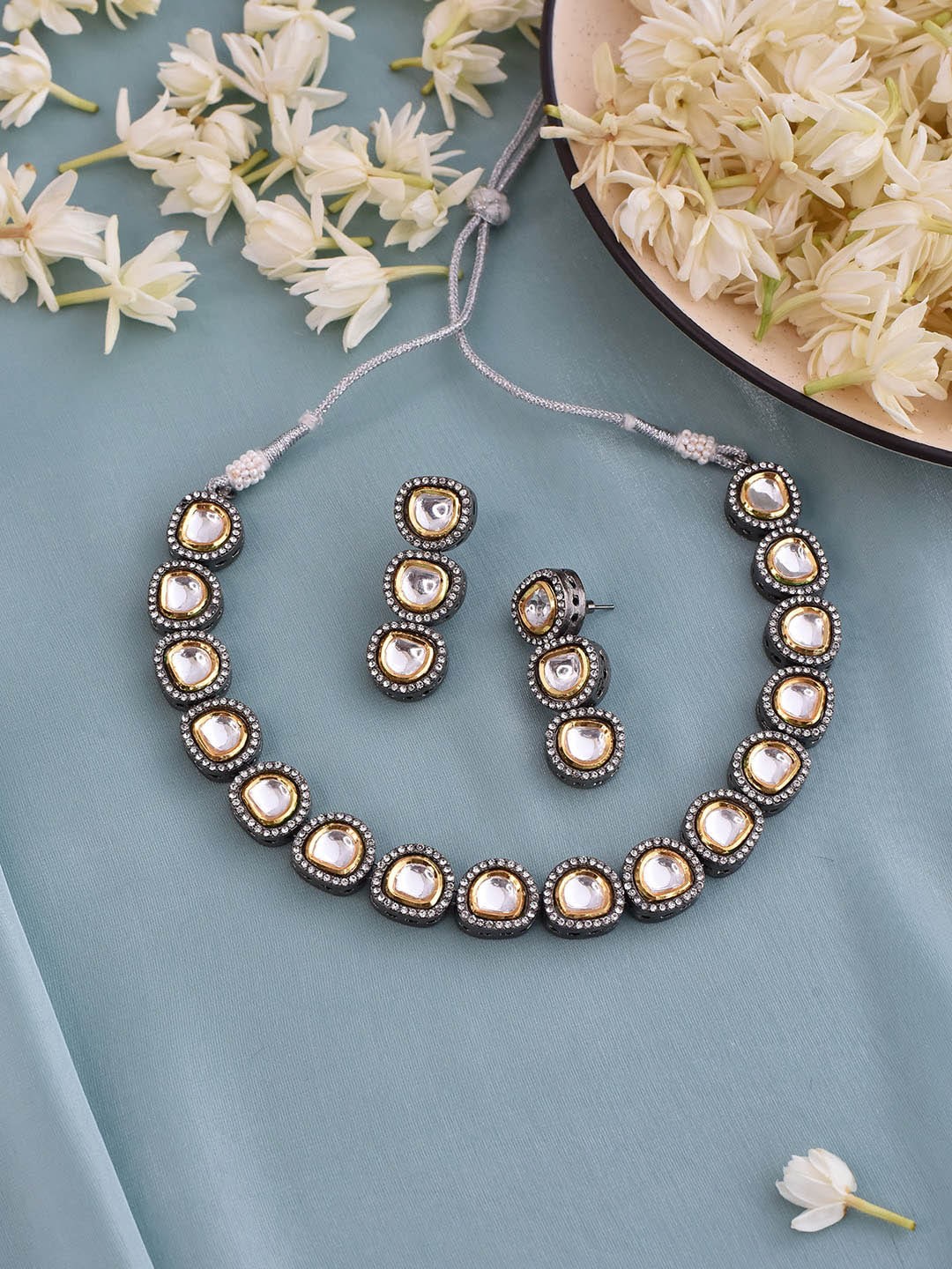 

Swabhimann Jewellery Silver Plated Kundan Jewellery Set, Grey