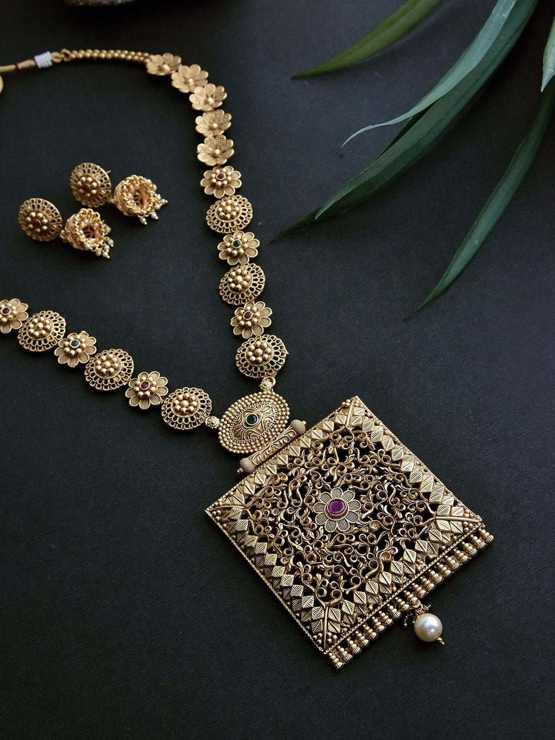 

Swabhimann Jewellery Kundan Studded & Beaded Jewellery Set, Gold