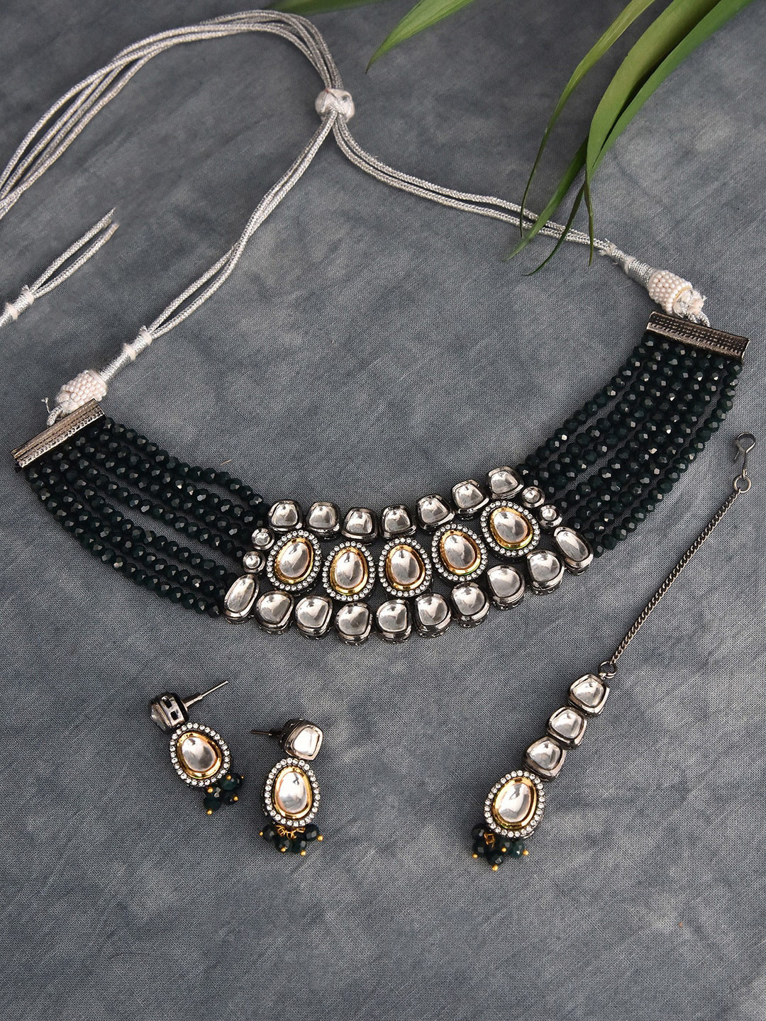 

Swabhimann Jewellery Rhodium-plated Kundan-studded & Beaded Jewellery Set, Silver