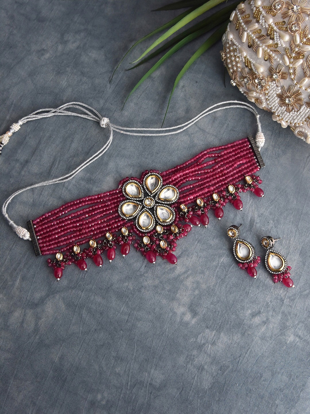 

Swabhimann Jewellery Rhodium-plated Kundan-studded & Beaded Jewellery Set, Silver