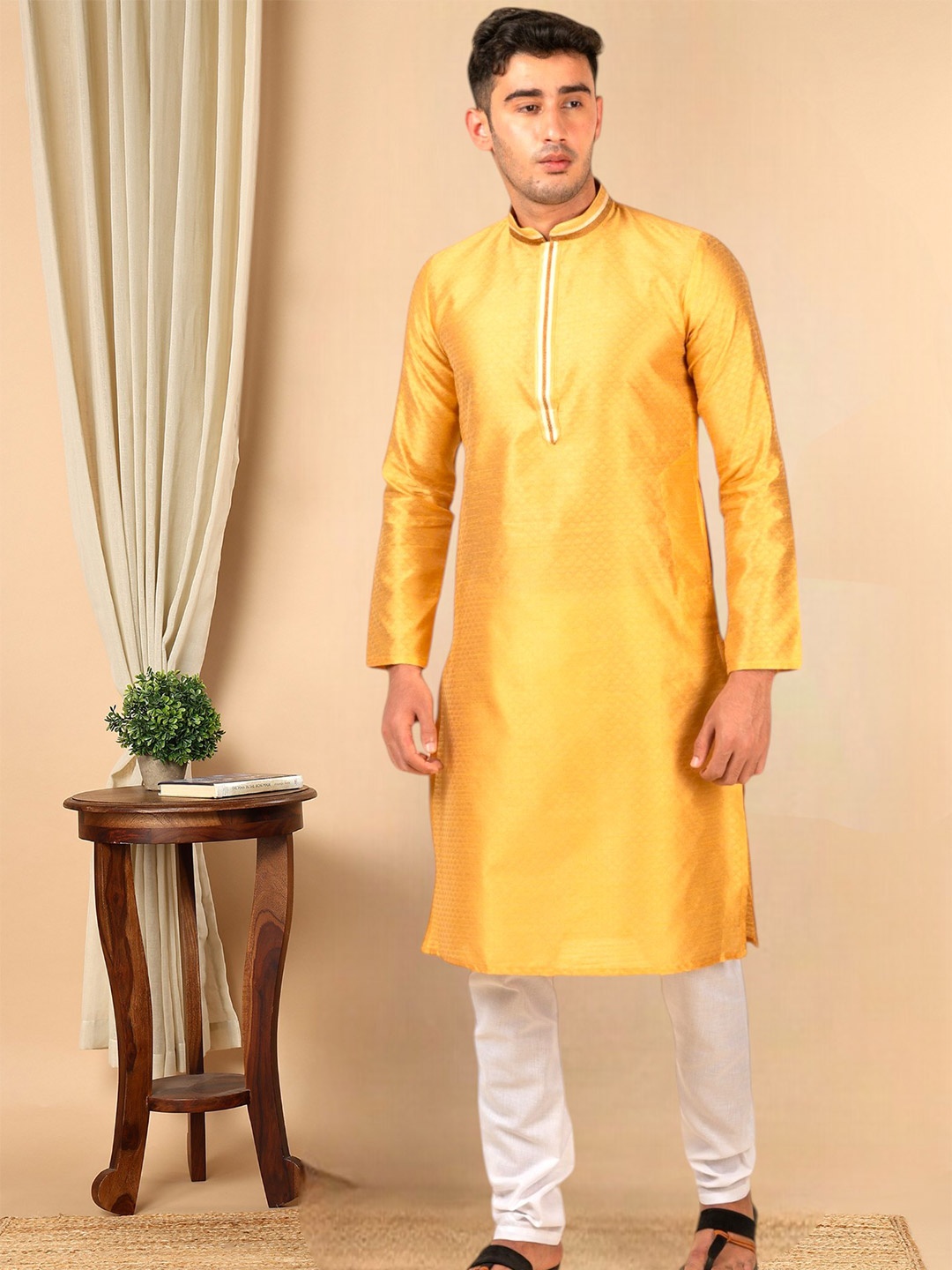 

TATTVA Woven Design Jacquard Mandarin Collar Long Sleeve Straight Kurta Set, Gold