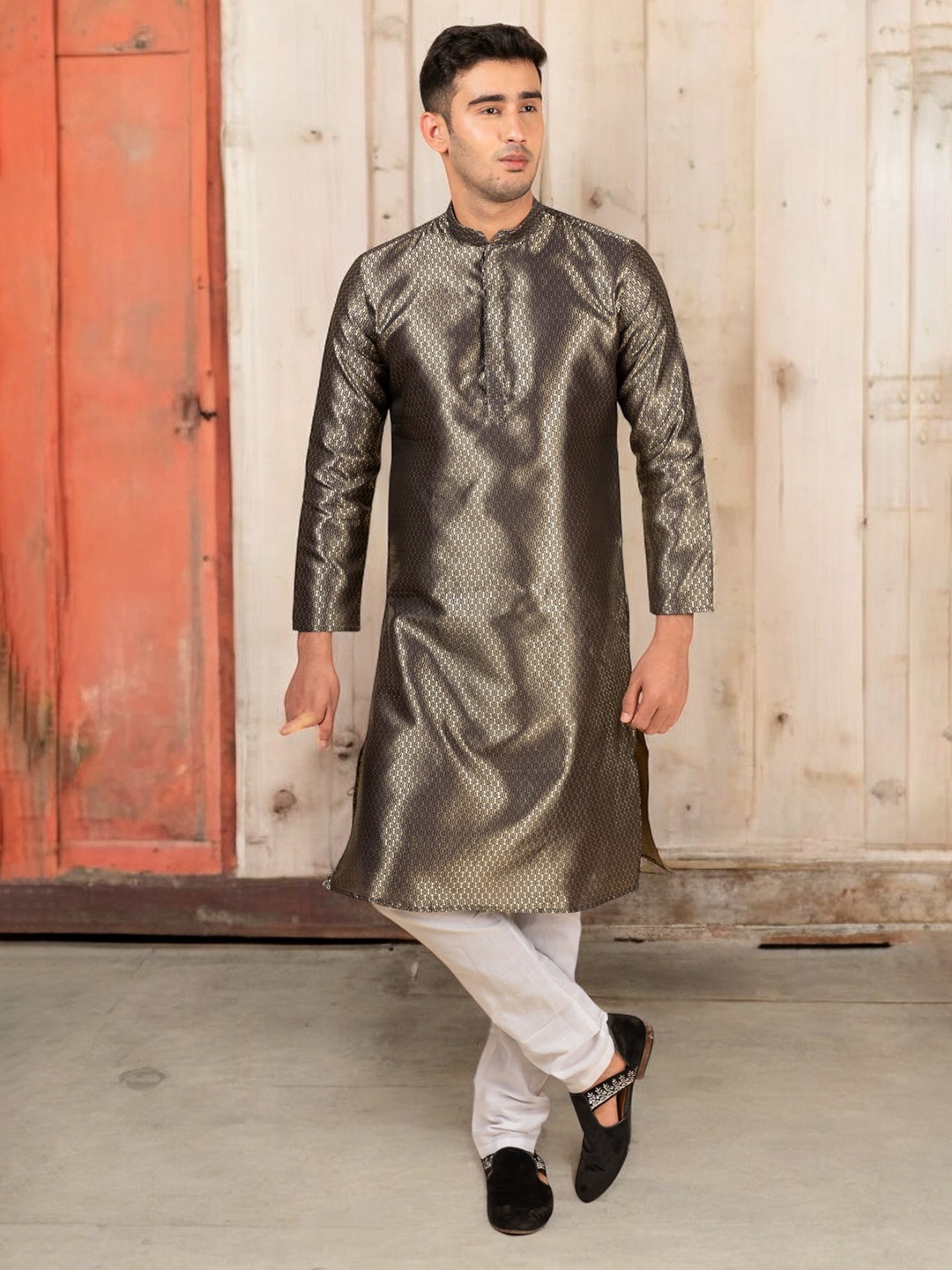 

TATTVA Woven Design Mandarin Collar Long Sleeve Straight Kurta Set, Black