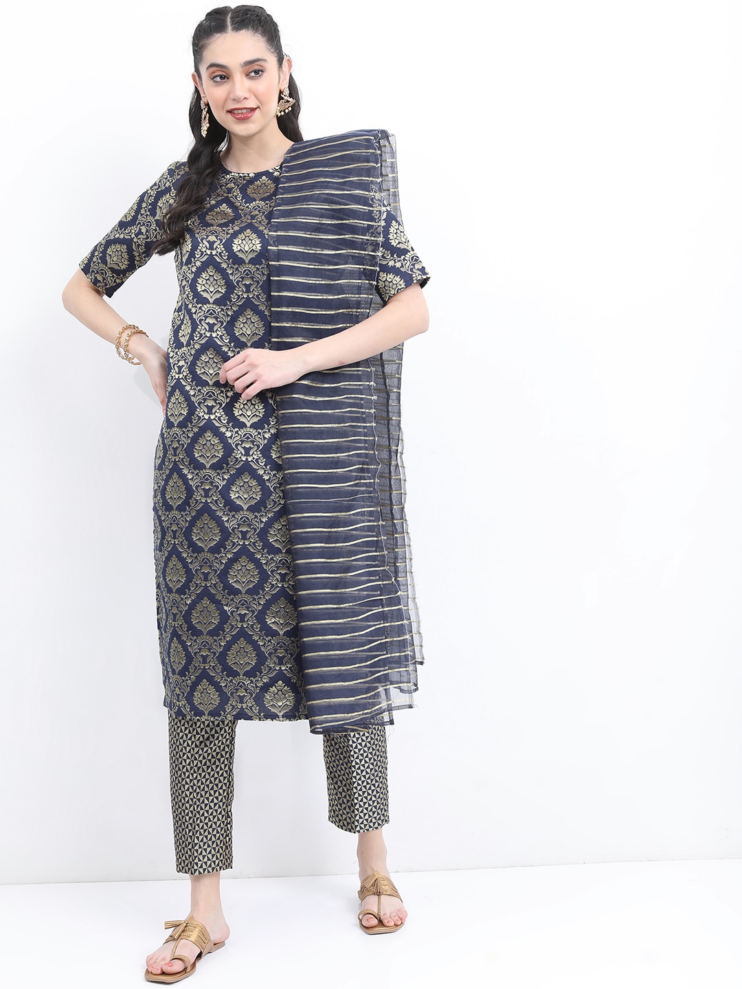 

KETCH Ethnic Motifs Woven Design Zari Kurta With Trousers & Dupatta, Navy blue