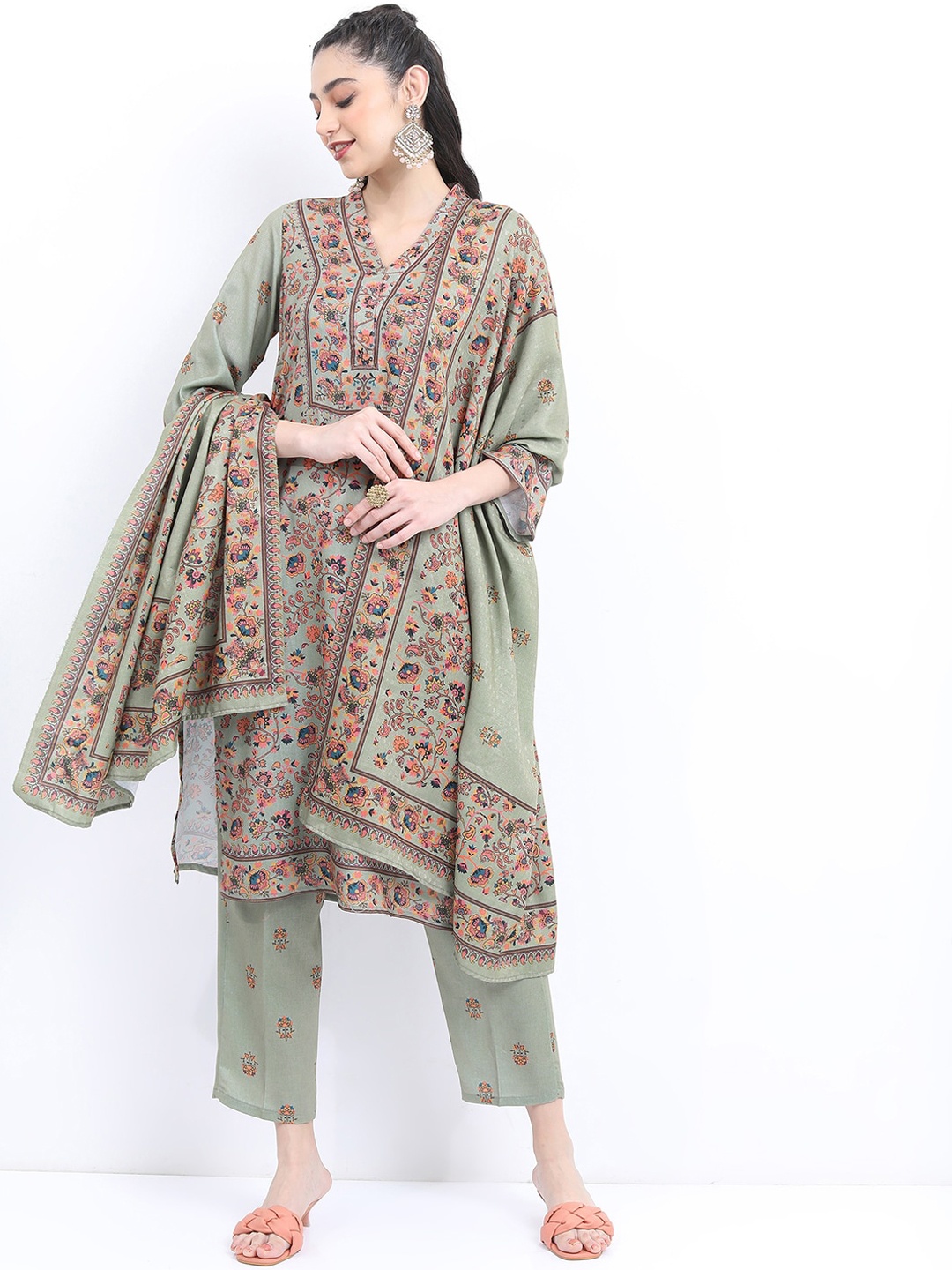 

KETCH Ethnic Motifs Printed Regular Kurta With Trousers & Dupatta, Green