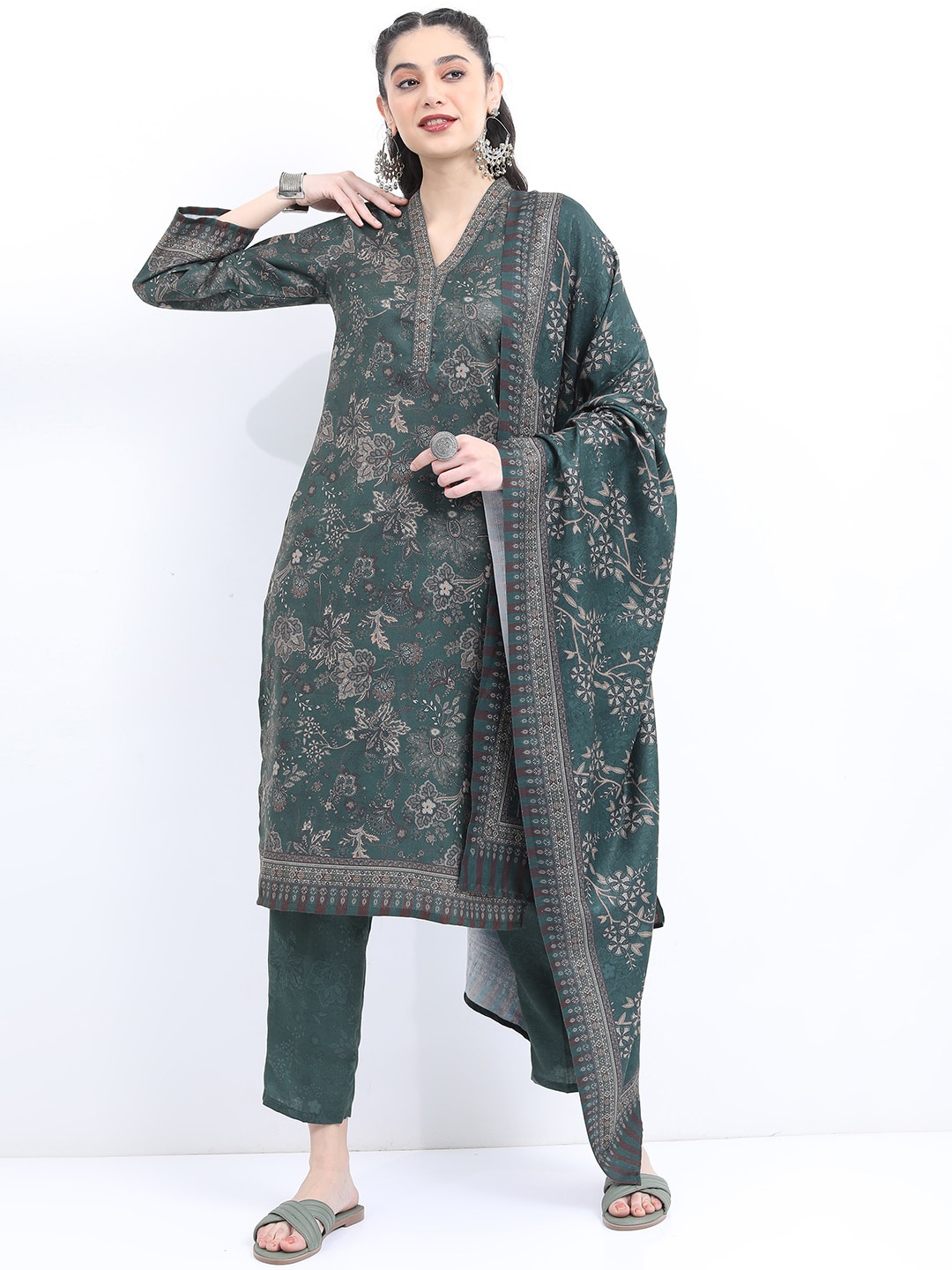 

KETCH Floral Printed Regular Kurta With Trousers & & Dupatta, Green