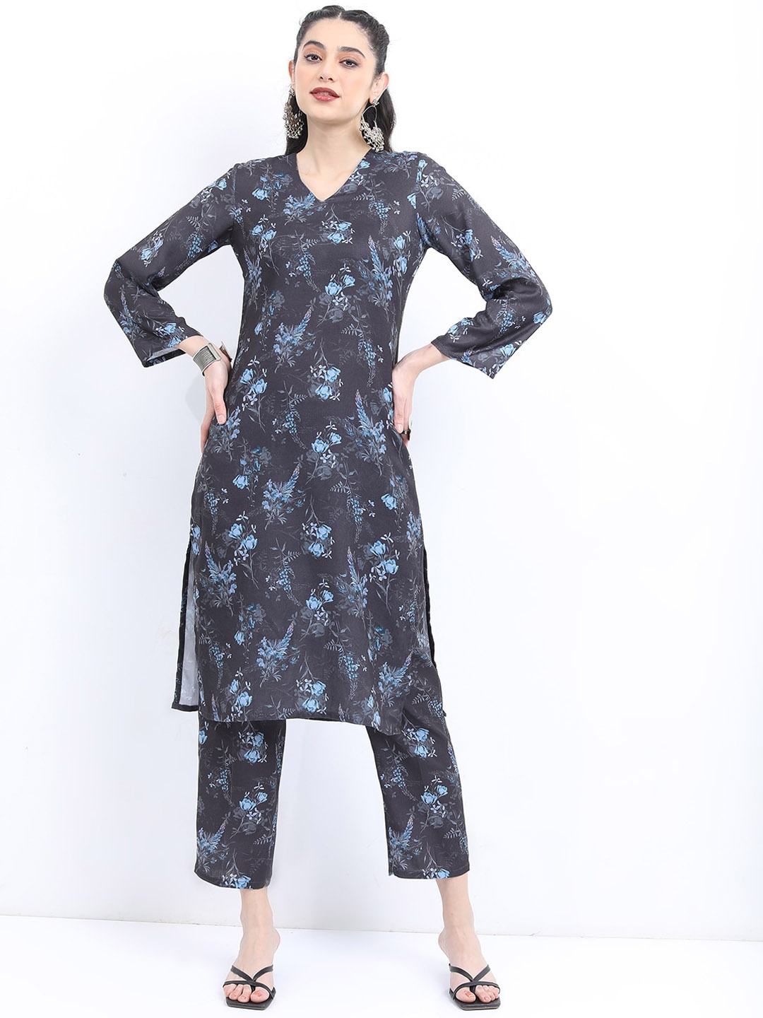 

KETCH Floral Printed Regular Straight Kurta with Palazzos, Black