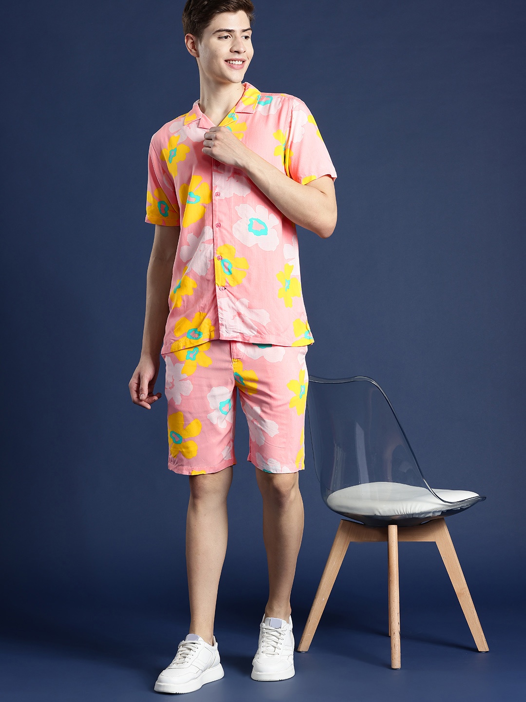 

Mast & Harbour Men Printed Co-Ords, Pink