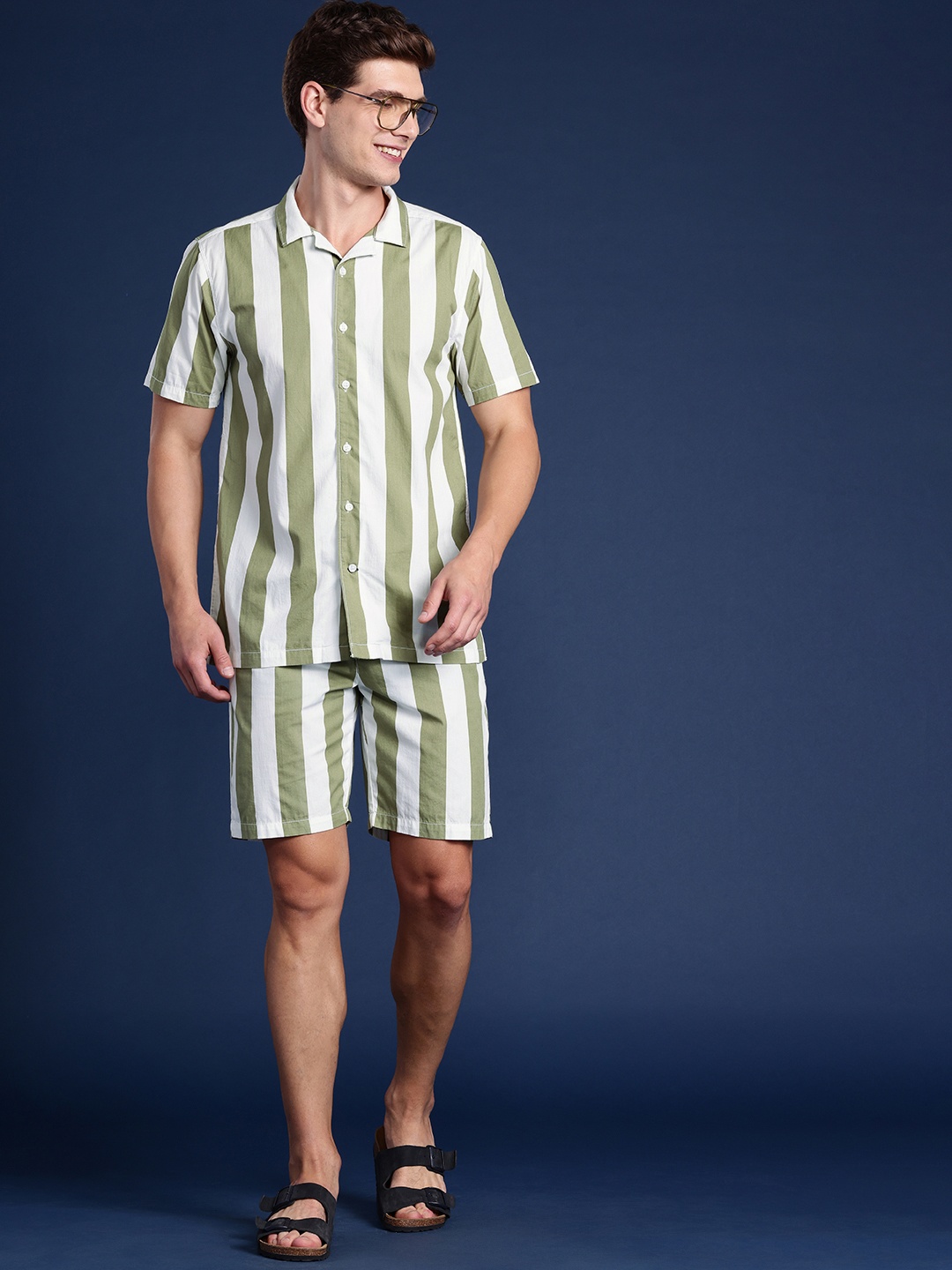 

Mast & Harbour Men Striped Pure Cotton Casual Shirt with Shorts, Olive