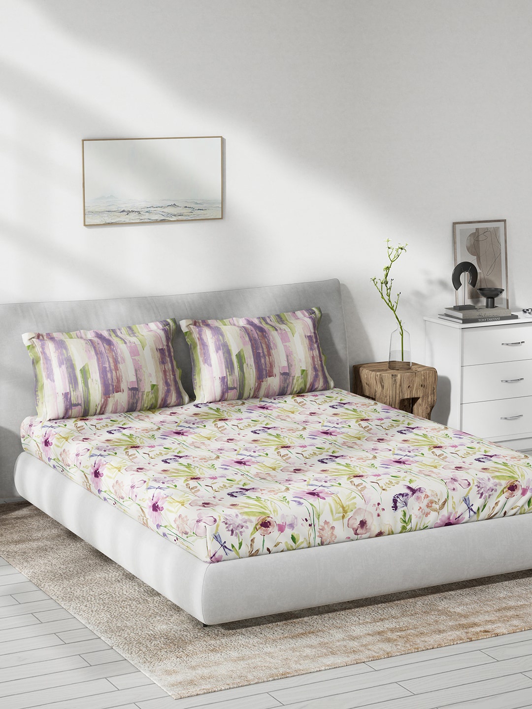 

DDecor Pink & Green Floral 144 TC Cotton Queen Bedsheet with 2 Pillow Covers