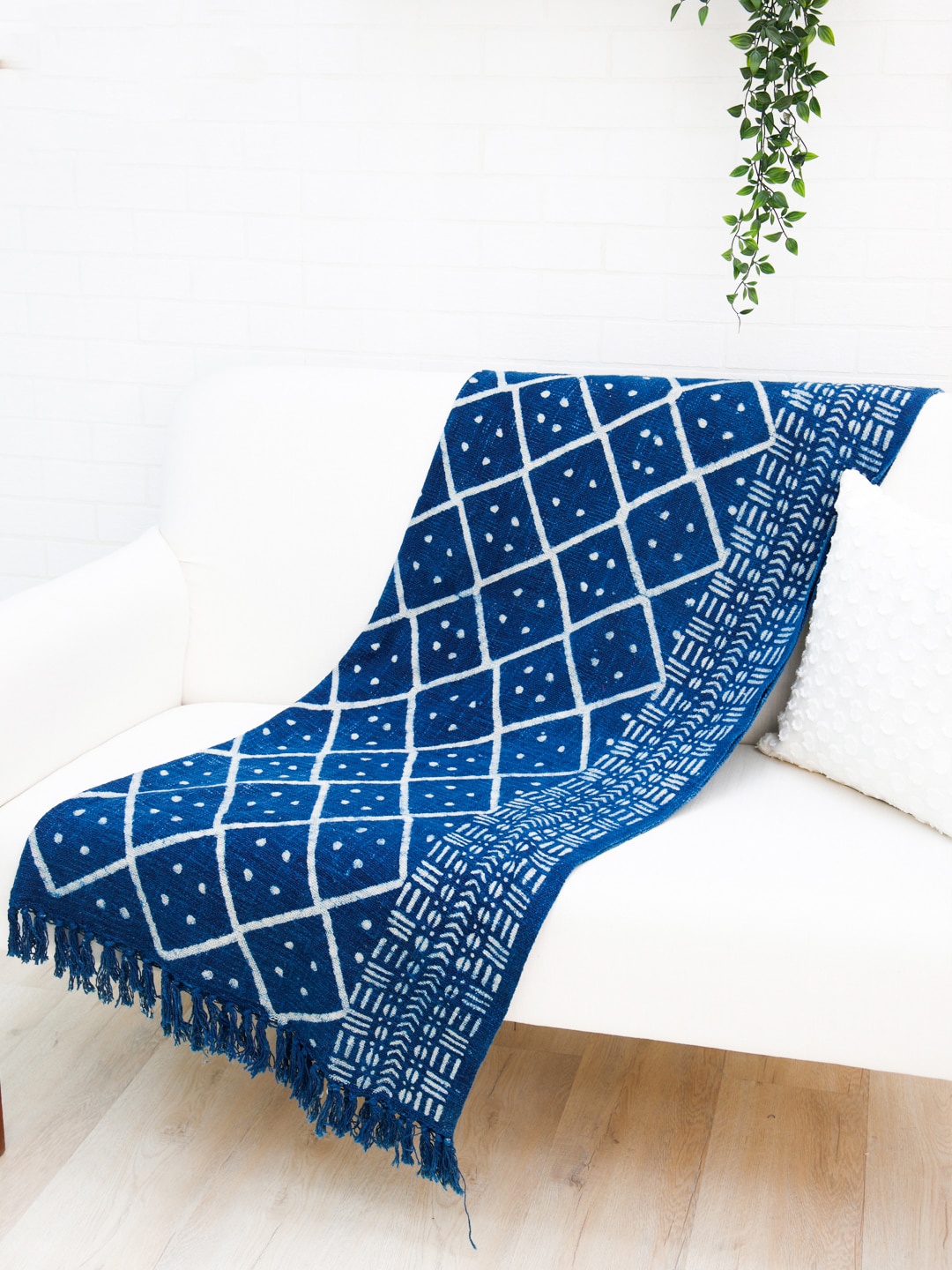 

Ariana Navy Blue & White Handblock Printed Cotton Throw