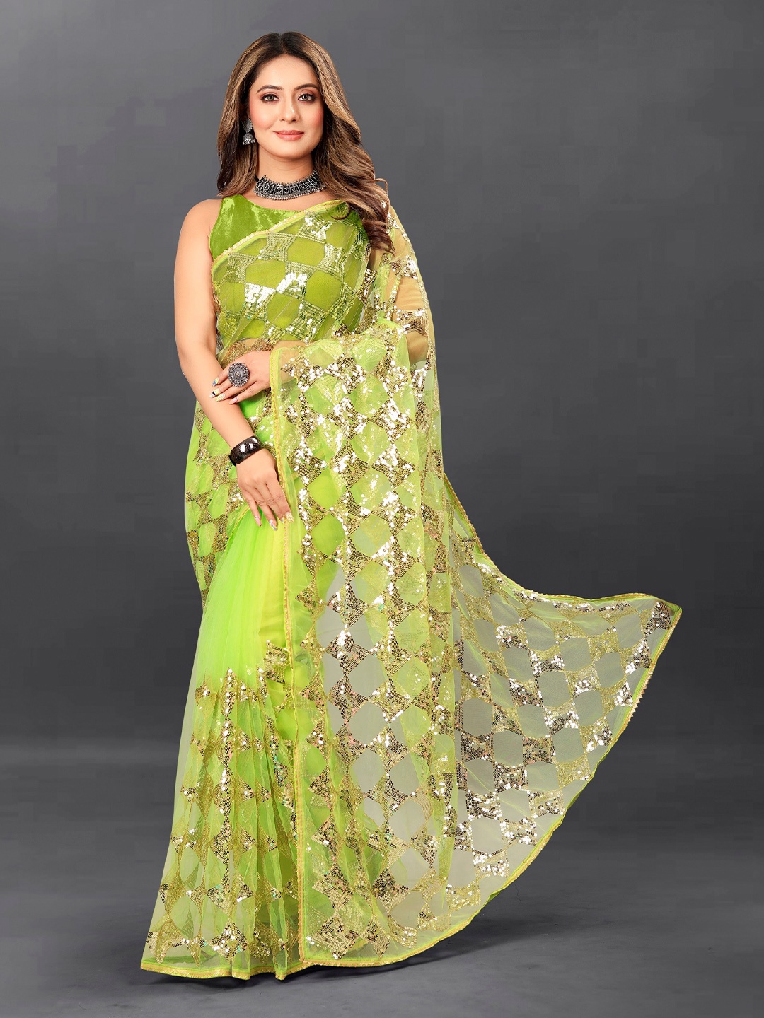 

BARKIYA CREATION Embellished Sequinned Saree, Sea green