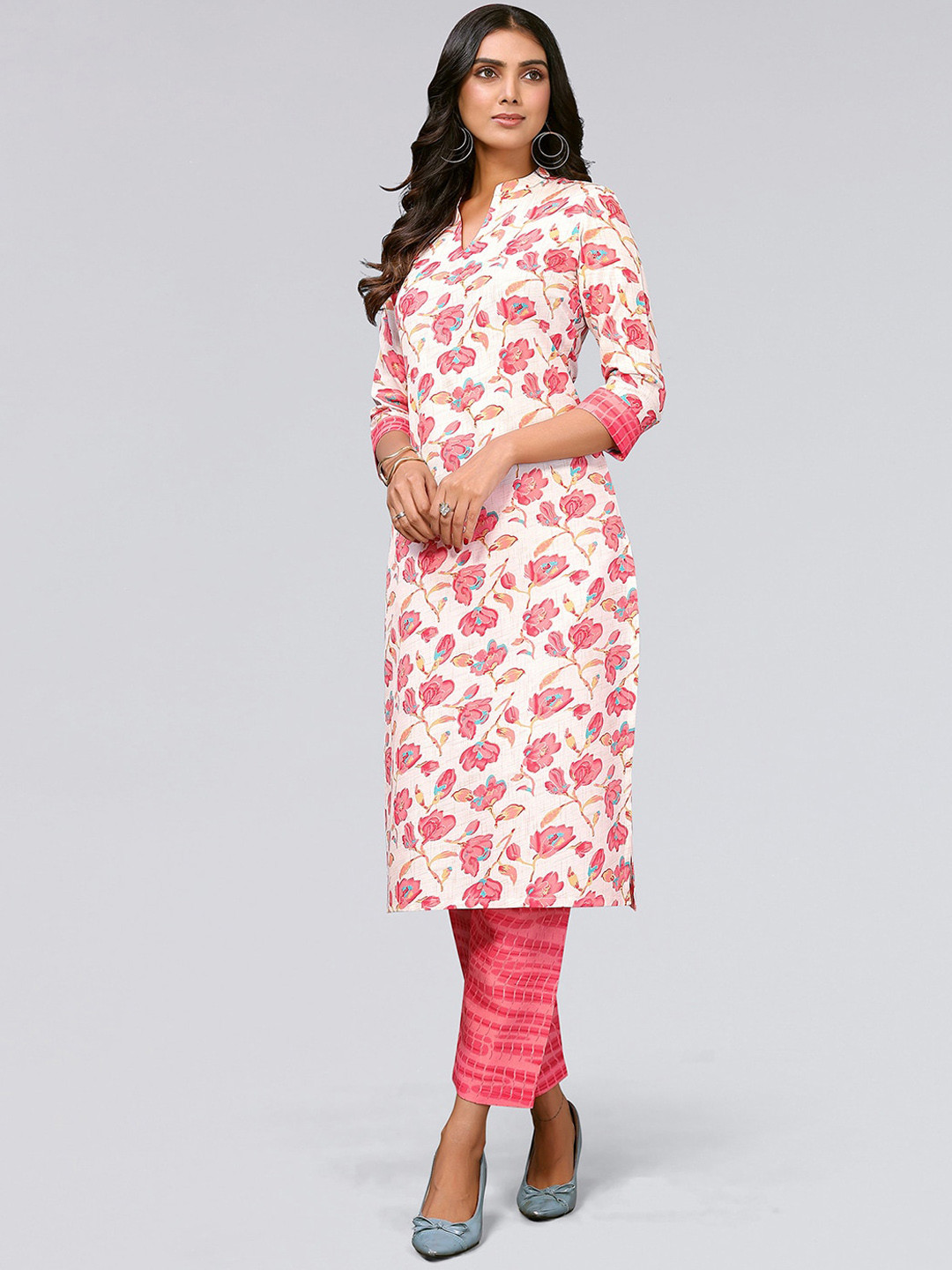 

KALINI Floral Printed Mandarin Collar Straight Kurta with Trousers, Pink