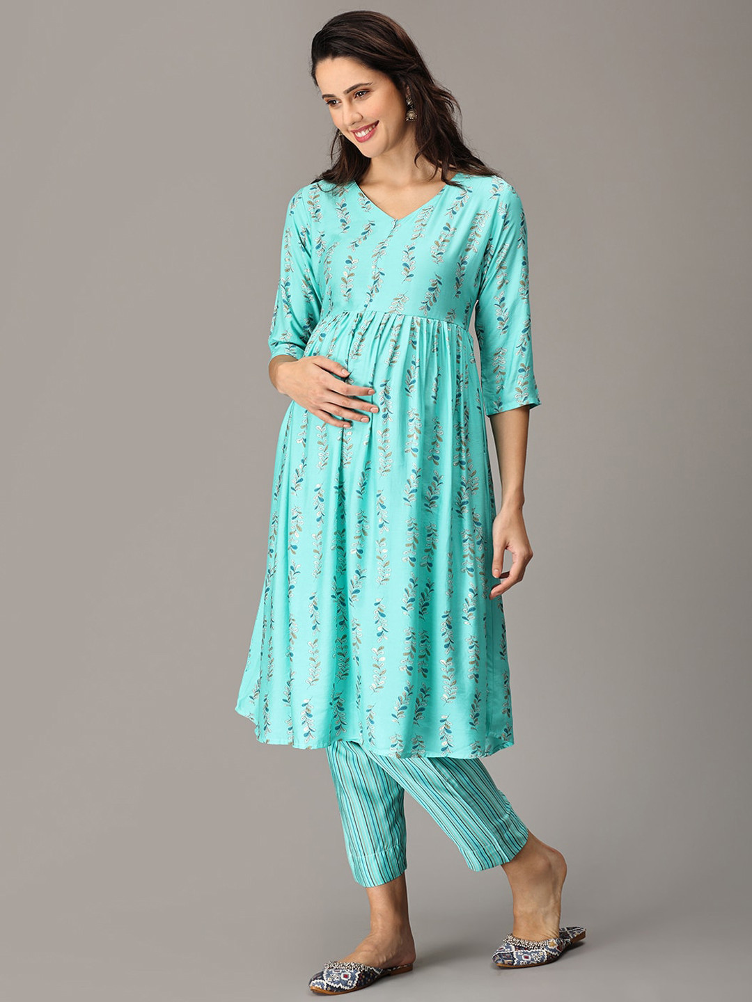 

The Mom Store Floral Printed V-Neck A-Line Pleated Maternity Pure Cotton Kurta Set, Blue