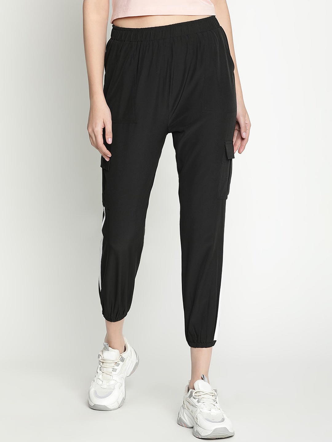 

DRAAX Fashions Women Mid-Rise Cropped Joggers, Black