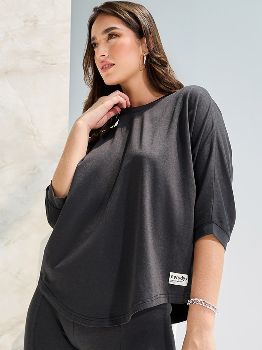 

Styli Round Neck T-Shirt with Leggings, Black