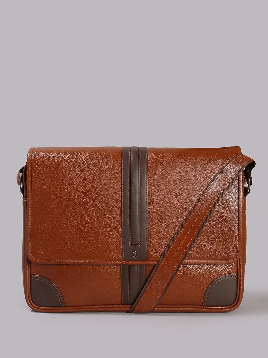 

Tortoise Diego Structured Genuine Leather Laptop Bag 15.5 Inch, Tan